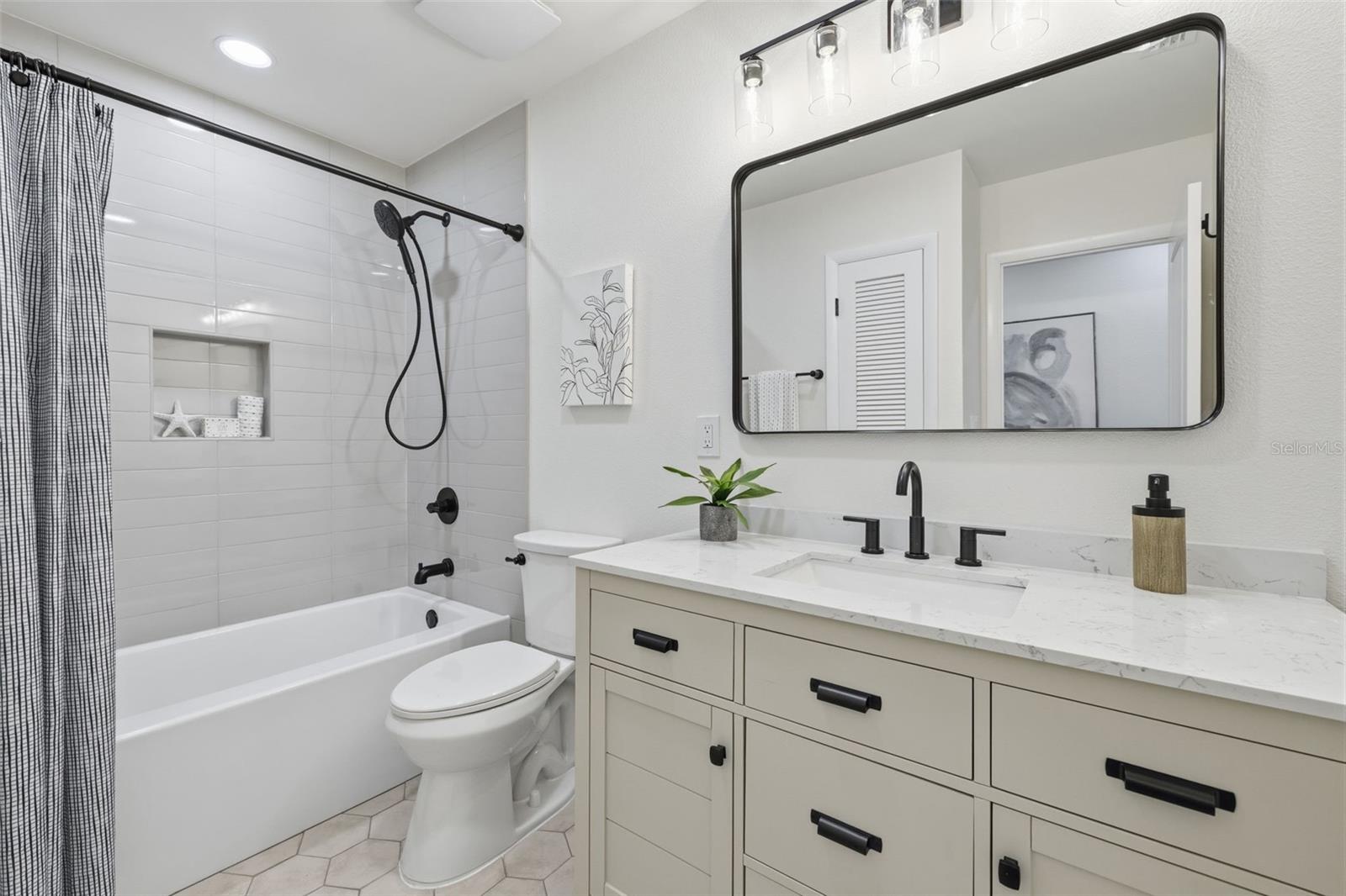 FAIRWAY ESTATES 7TH ADD - Residential