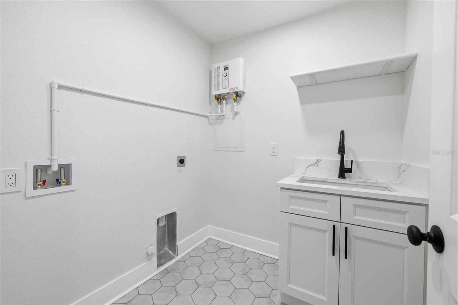 FAIRWAY ESTATES 7TH ADD - Residential