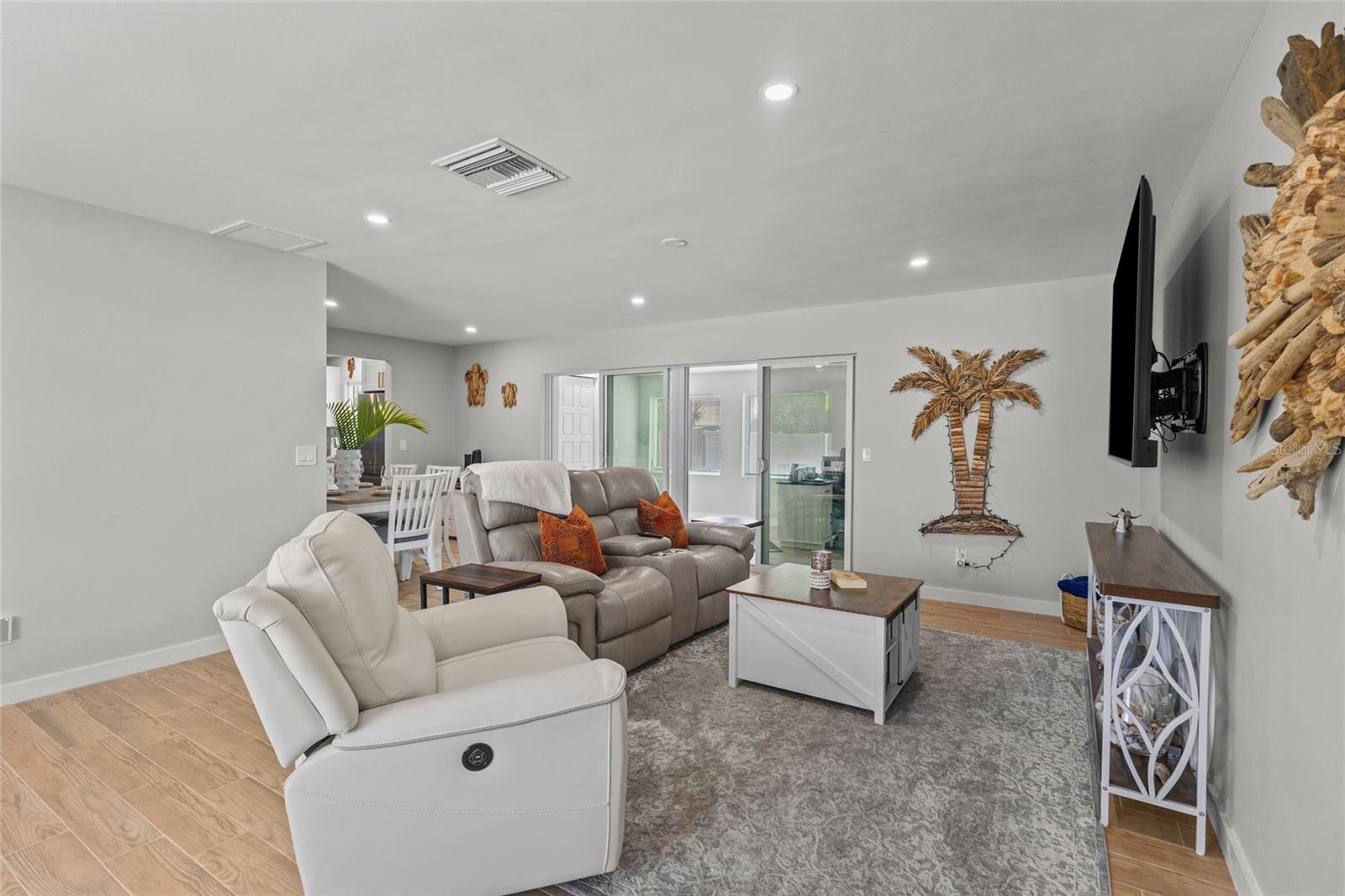 VILLAGE GREEN OF BRADENTON - Residential