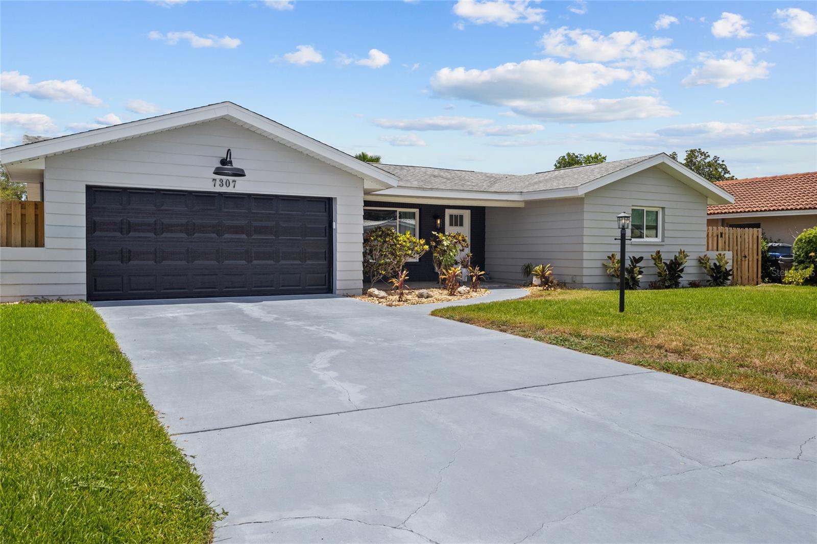 VILLAGE GREEN OF BRADENTON - Residential