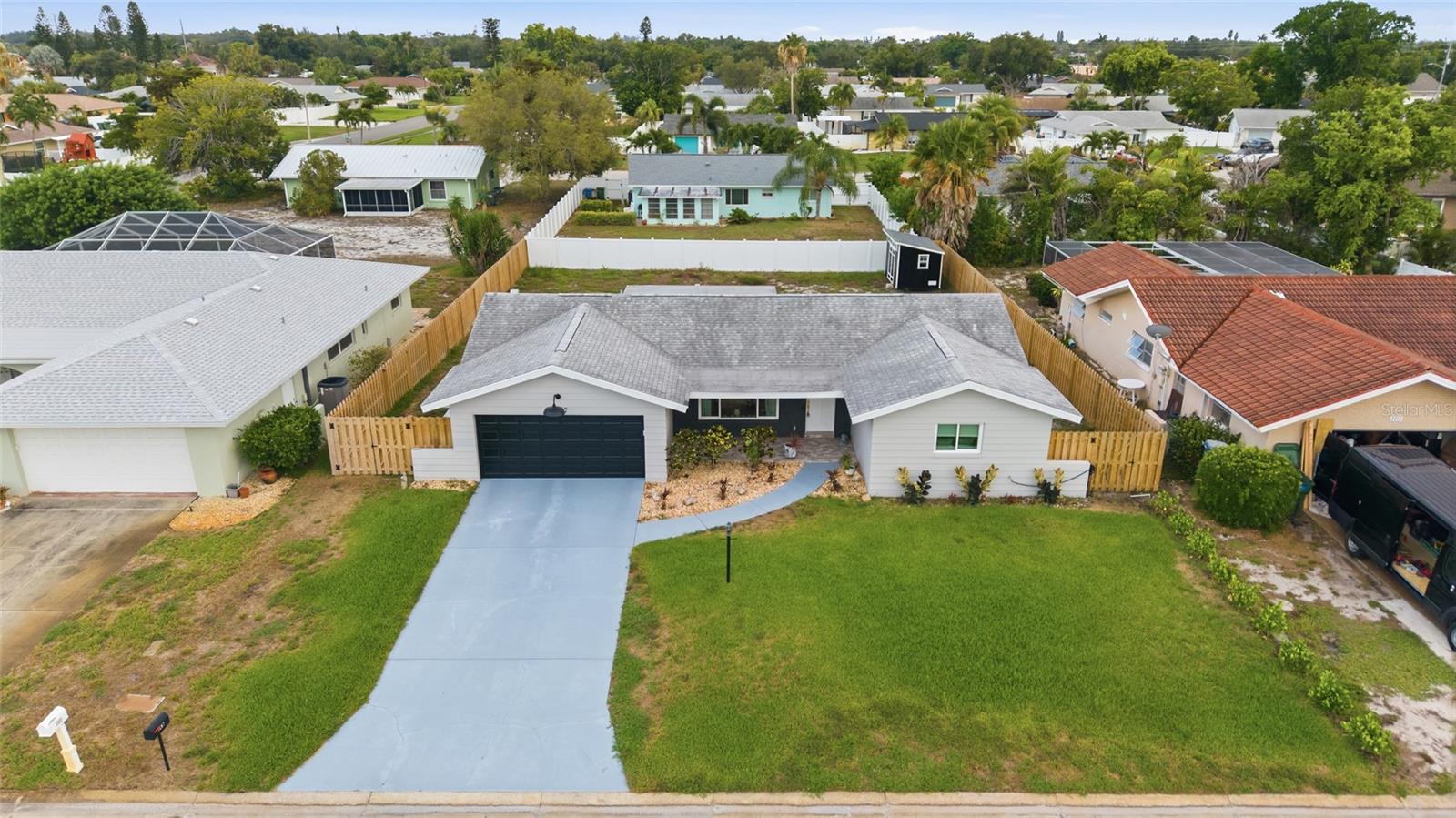 VILLAGE GREEN OF BRADENTON - Residential