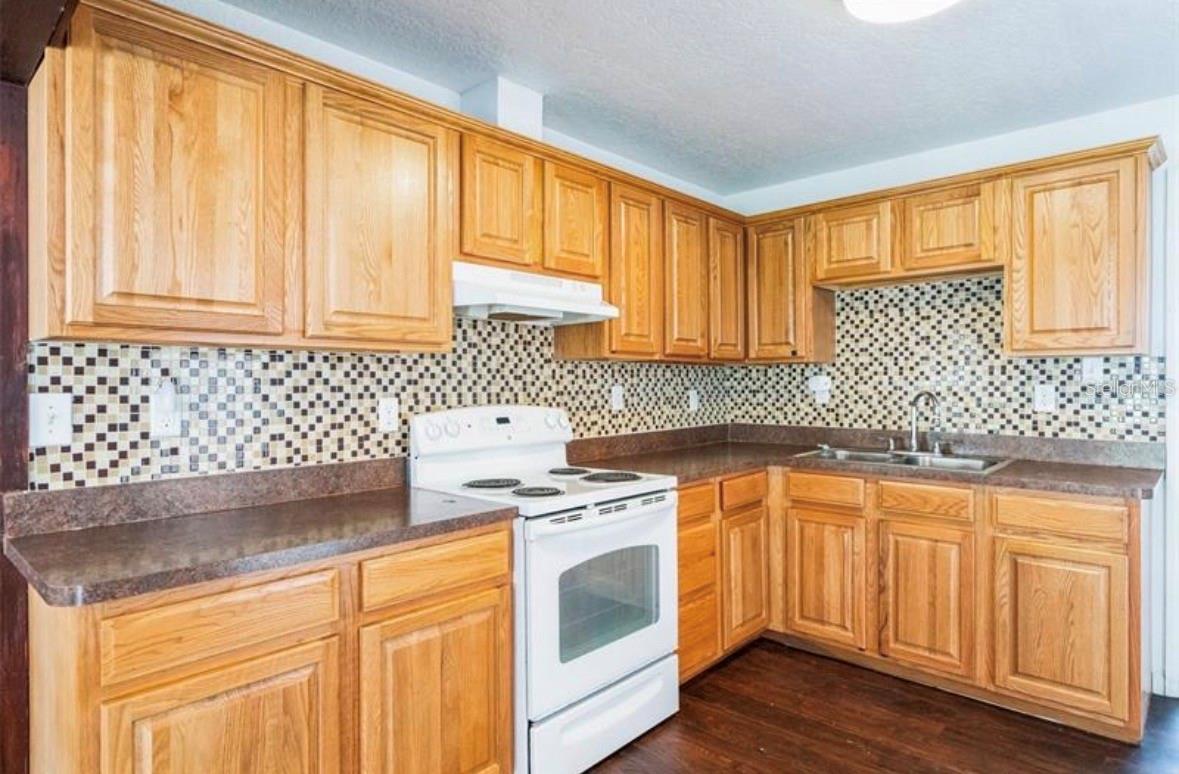 EUSTIS PINECREST - Residential