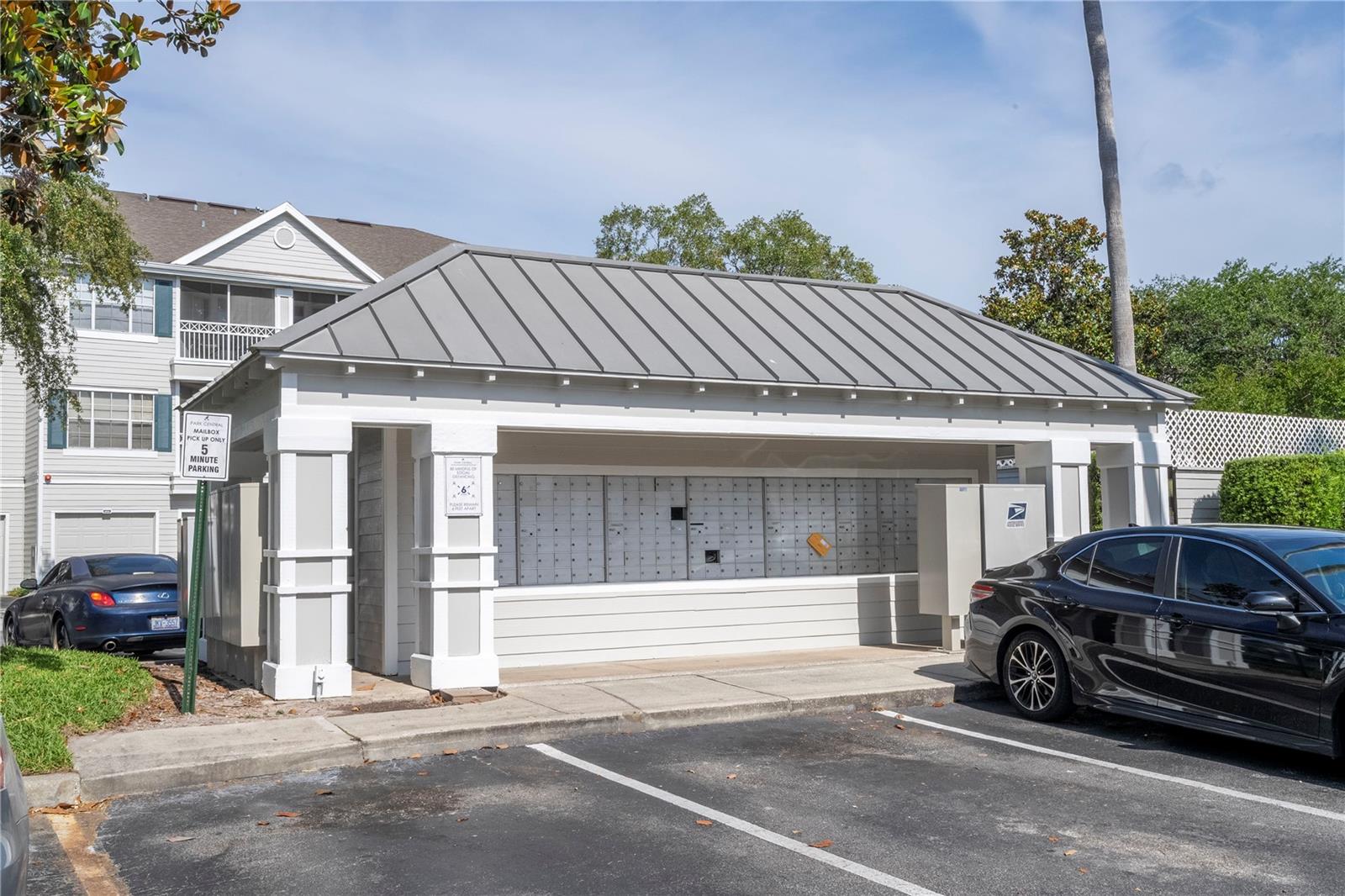 BELMONT/PK CENTRAL CONDO - Residential