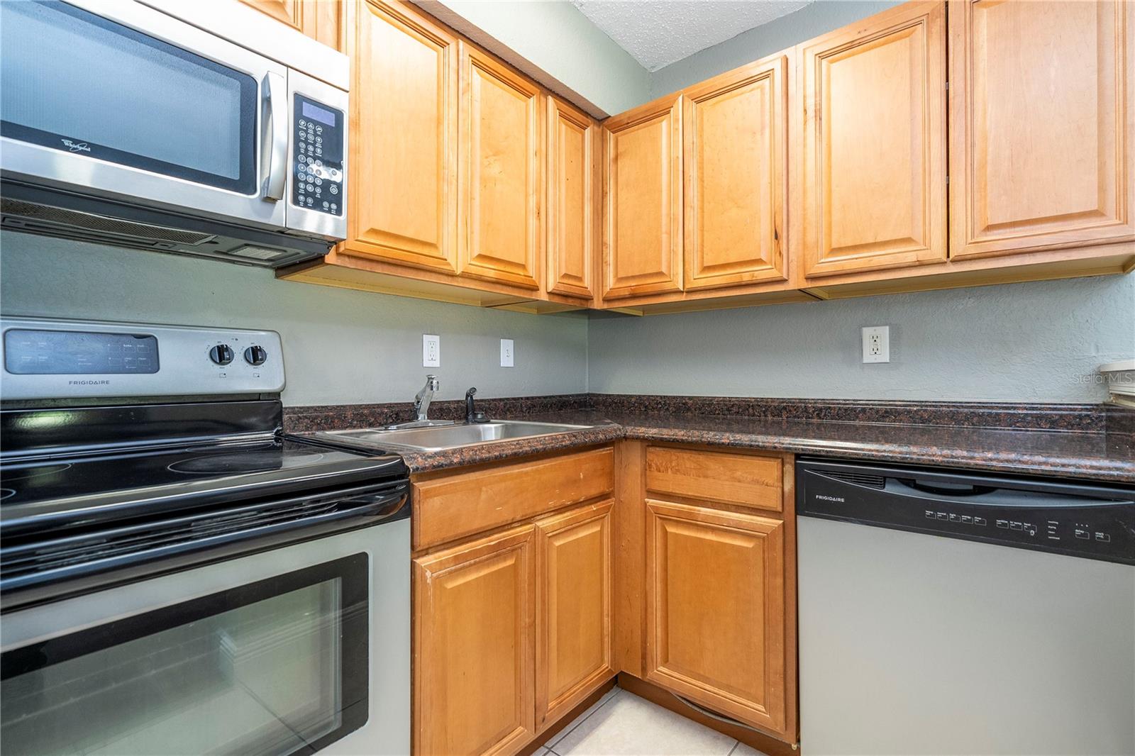 BELMONT/PK CENTRAL CONDO - Residential