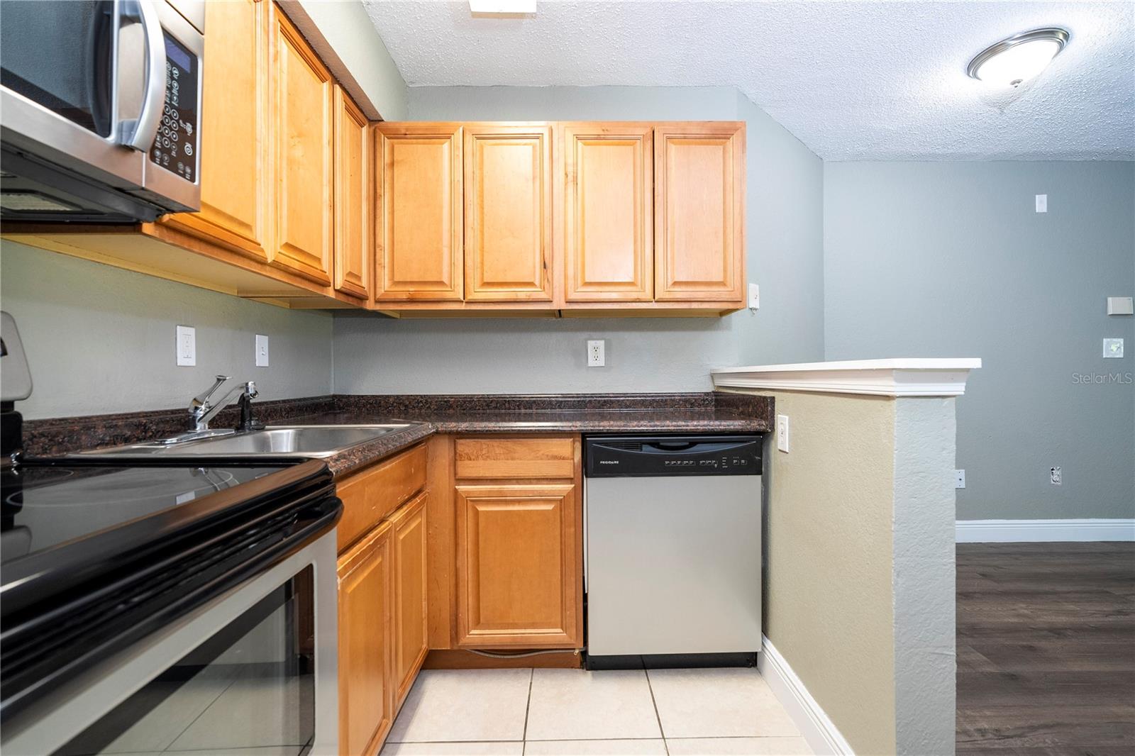 BELMONT/PK CENTRAL CONDO - Residential