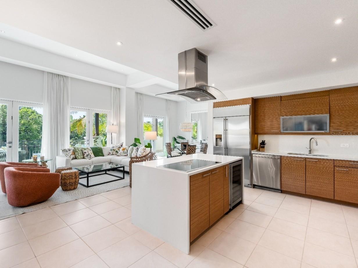 LAS VERANDAS CONDOMINIUM - Residential
