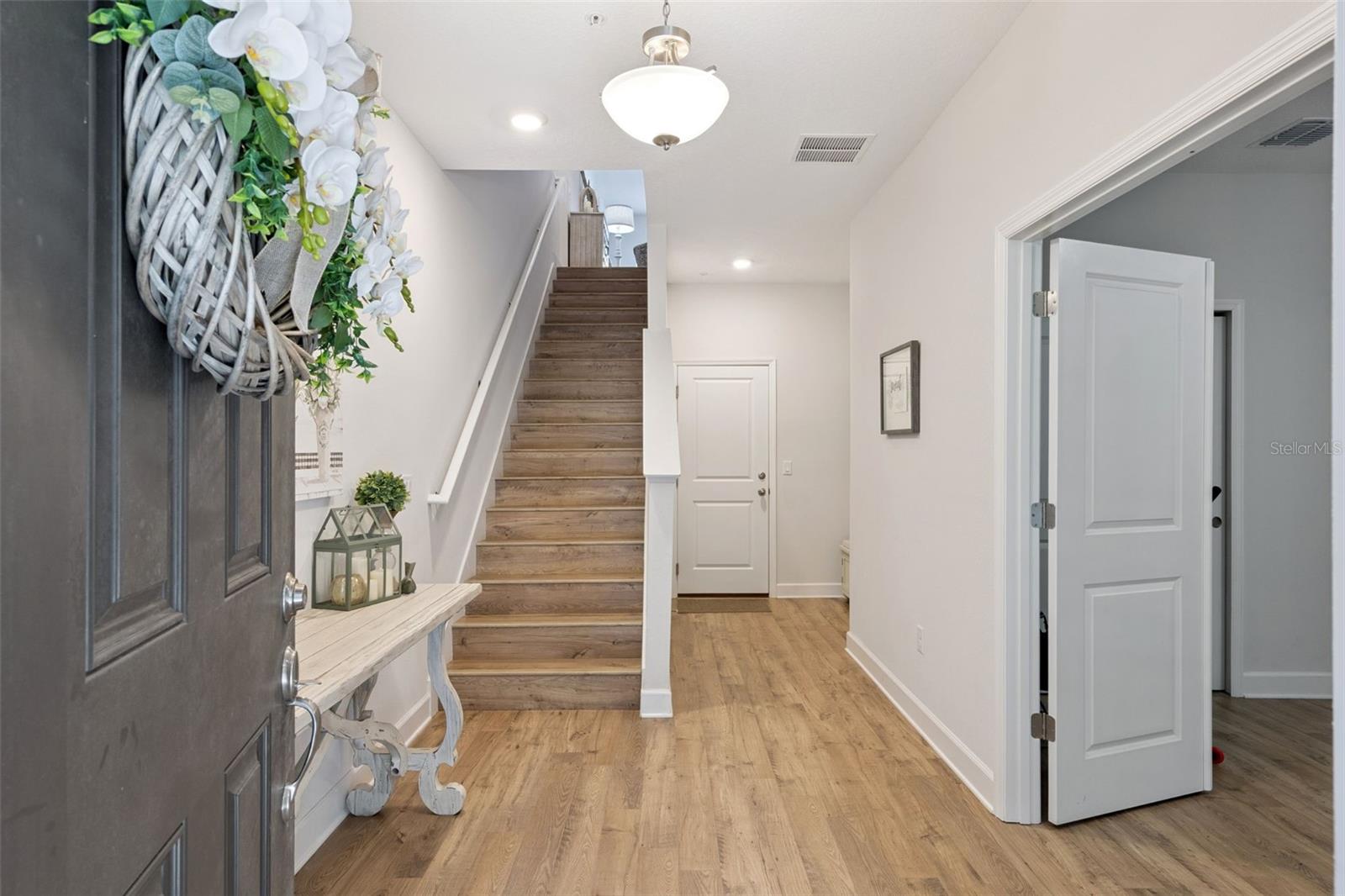 SEMINOLE CROSSING TOWNHOMES - Residential