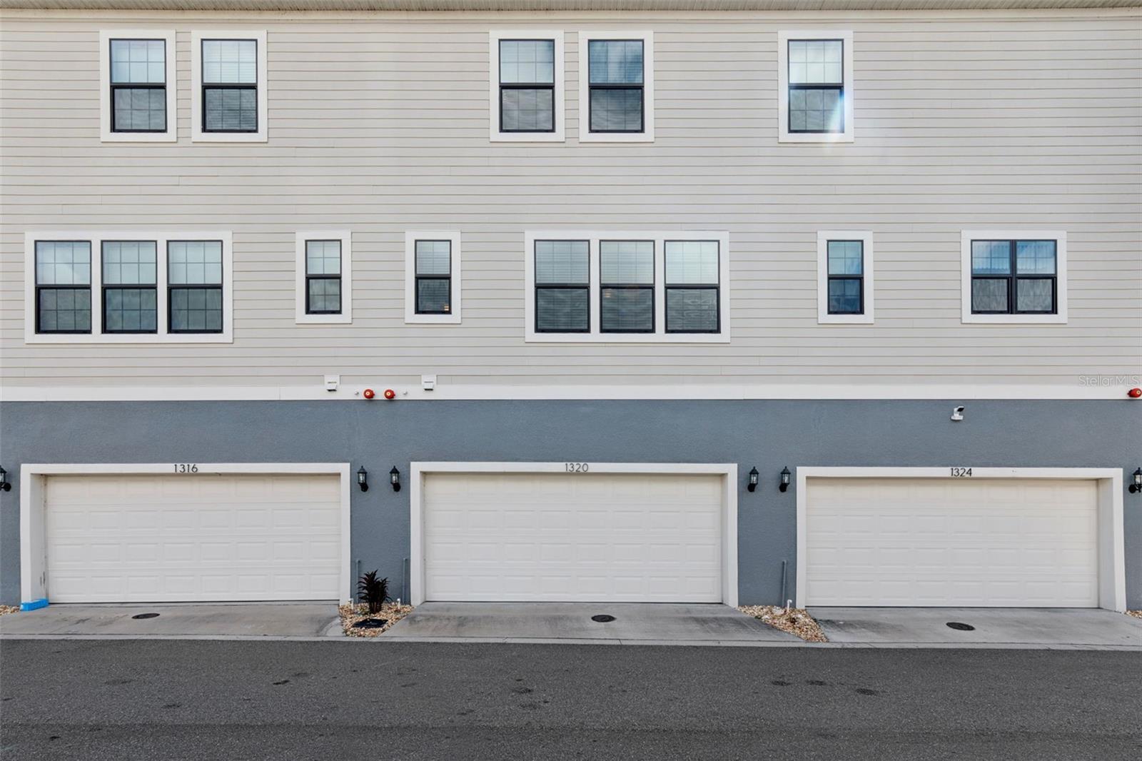 SEMINOLE CROSSING TOWNHOMES - Residential