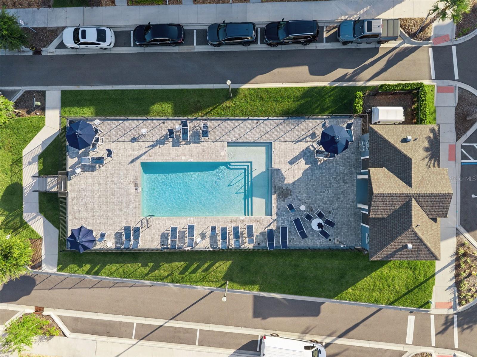 SEMINOLE CROSSING TOWNHOMES - Residential