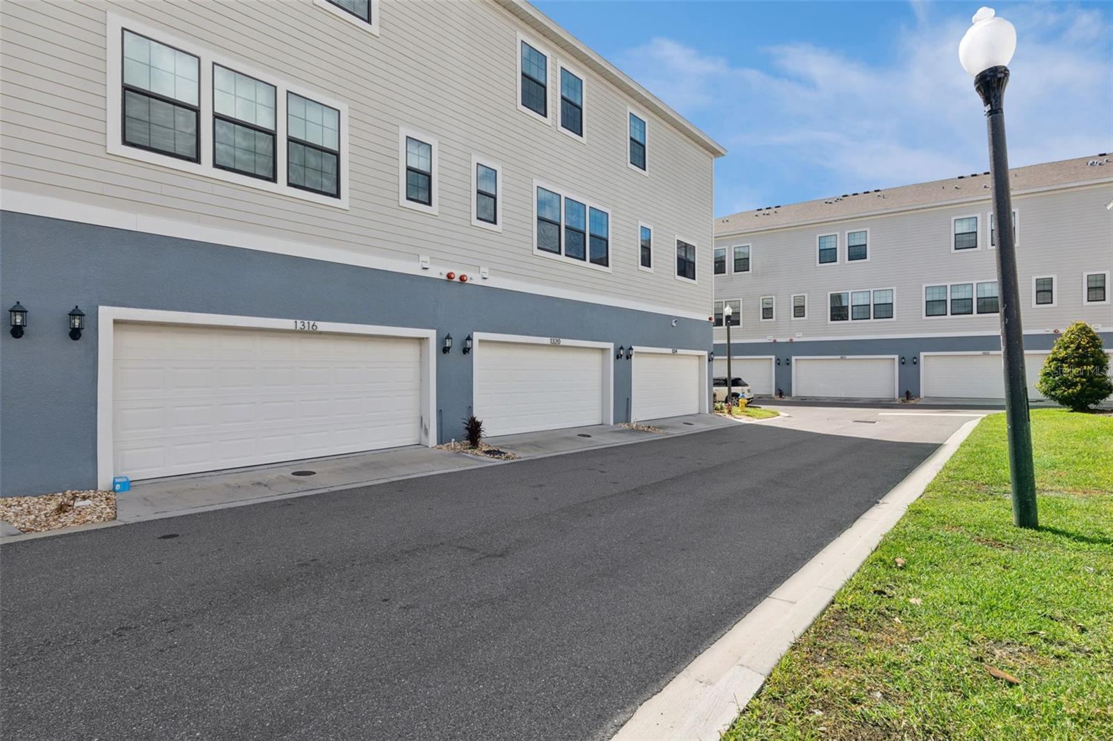 SEMINOLE CROSSING TOWNHOMES - Residential