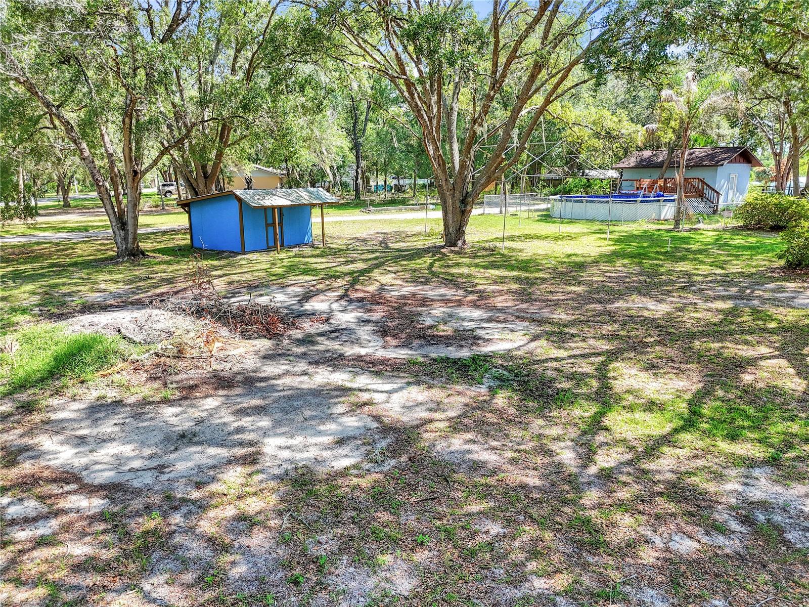 LAKE & FOREST CLUB - Residential