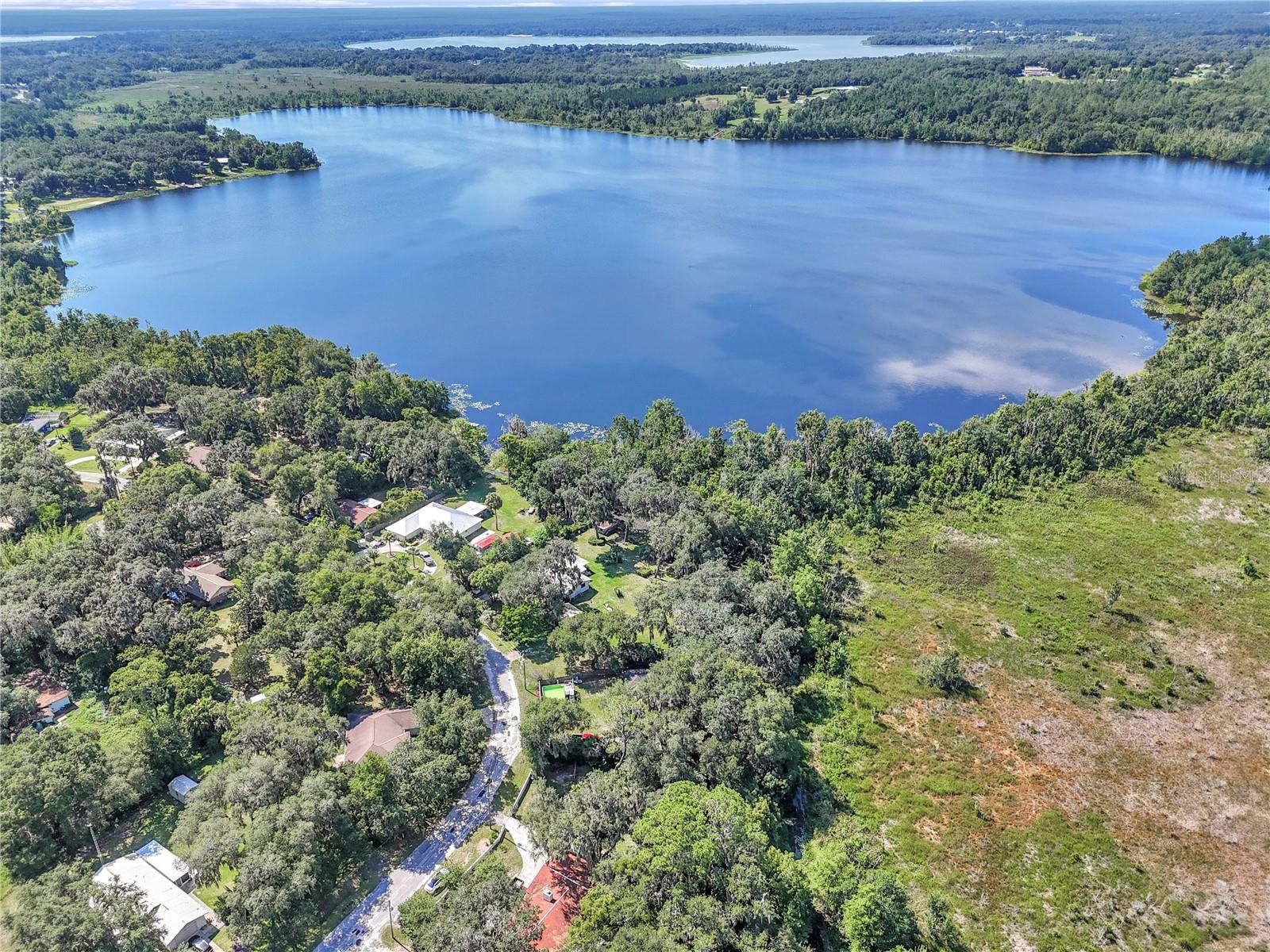LAKE & FOREST CLUB - Residential