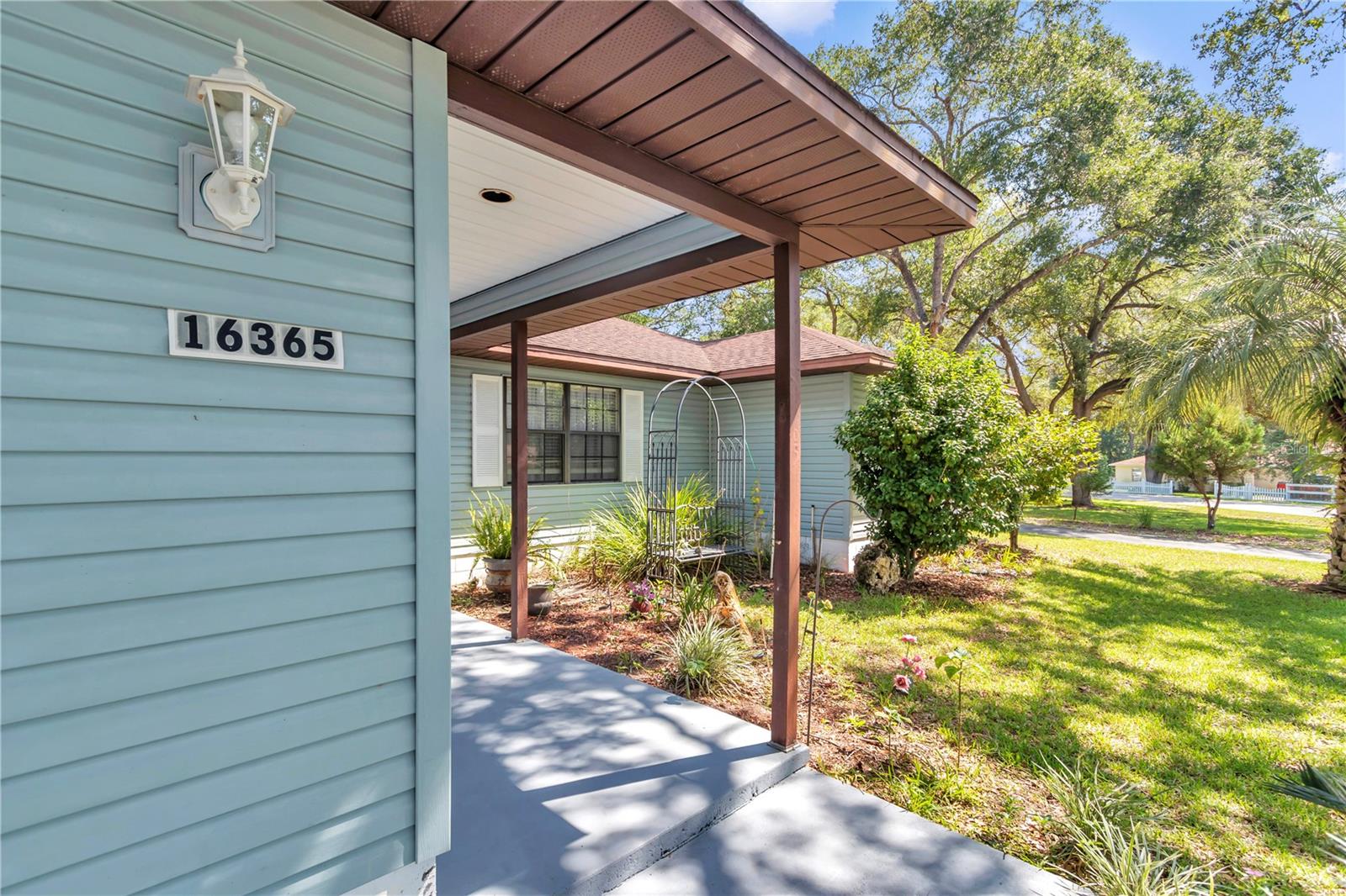 LAKE & FOREST CLUB - Residential