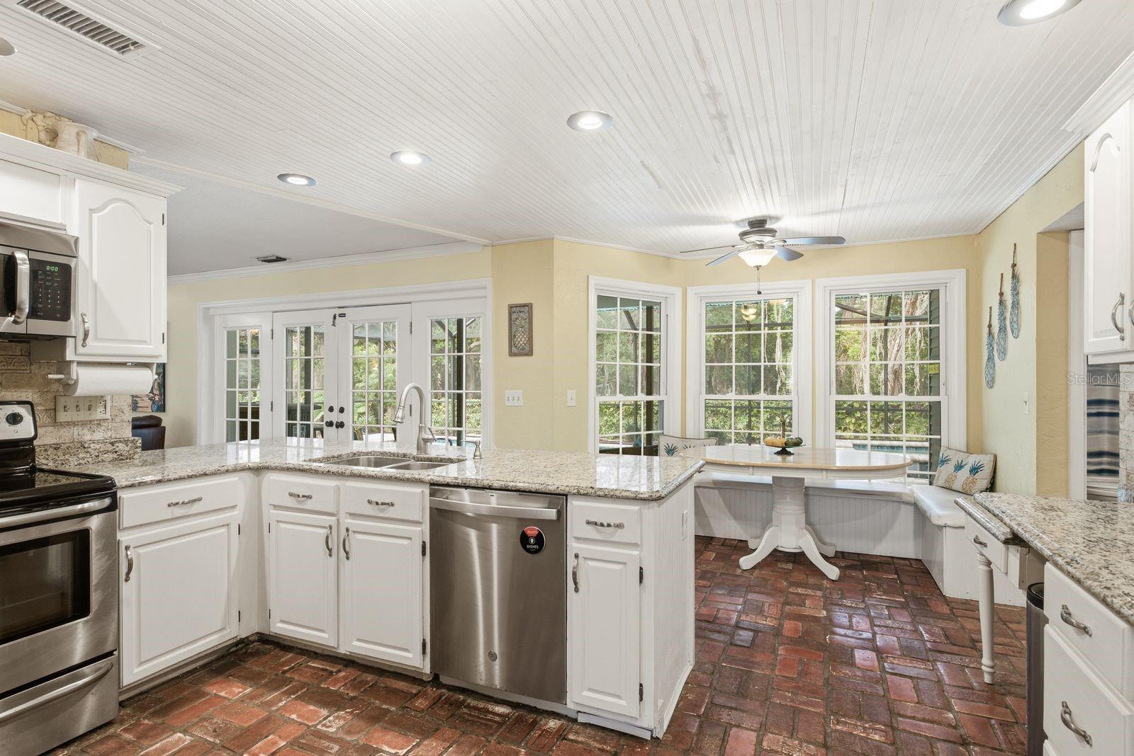 SPANISH OAKS - Residential