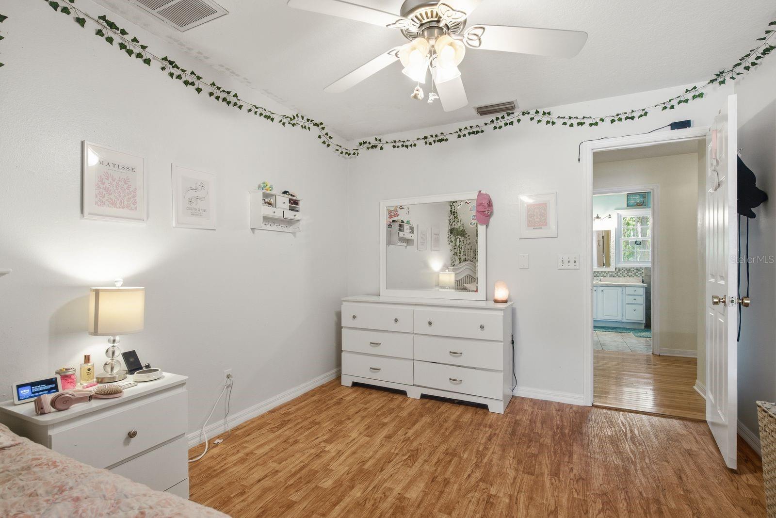 SPANISH OAKS - Residential