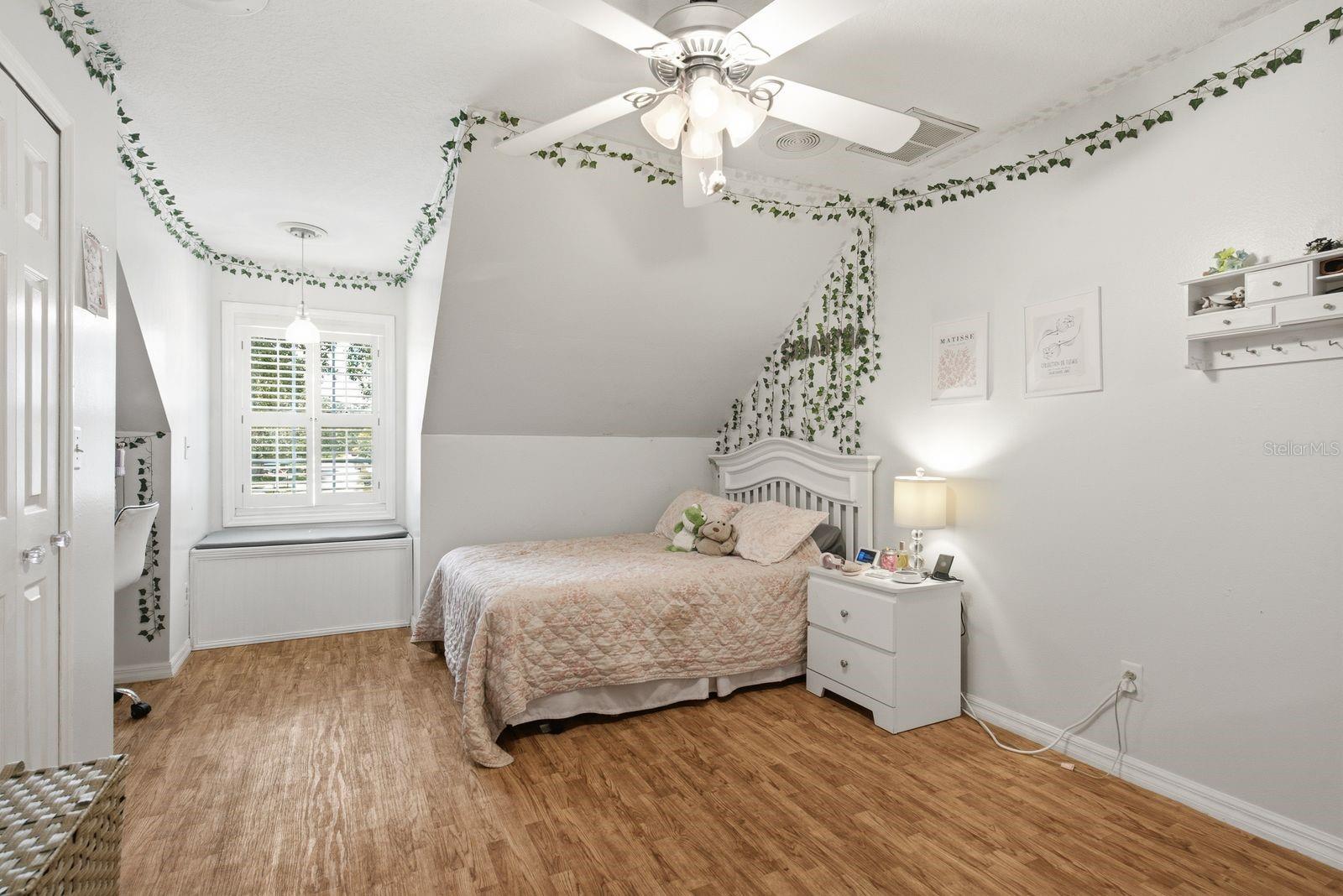 SPANISH OAKS - Residential