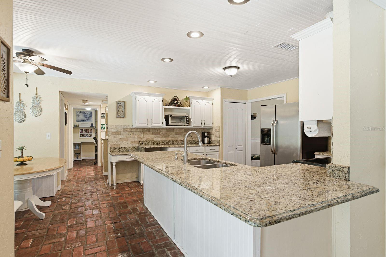 SPANISH OAKS - Residential