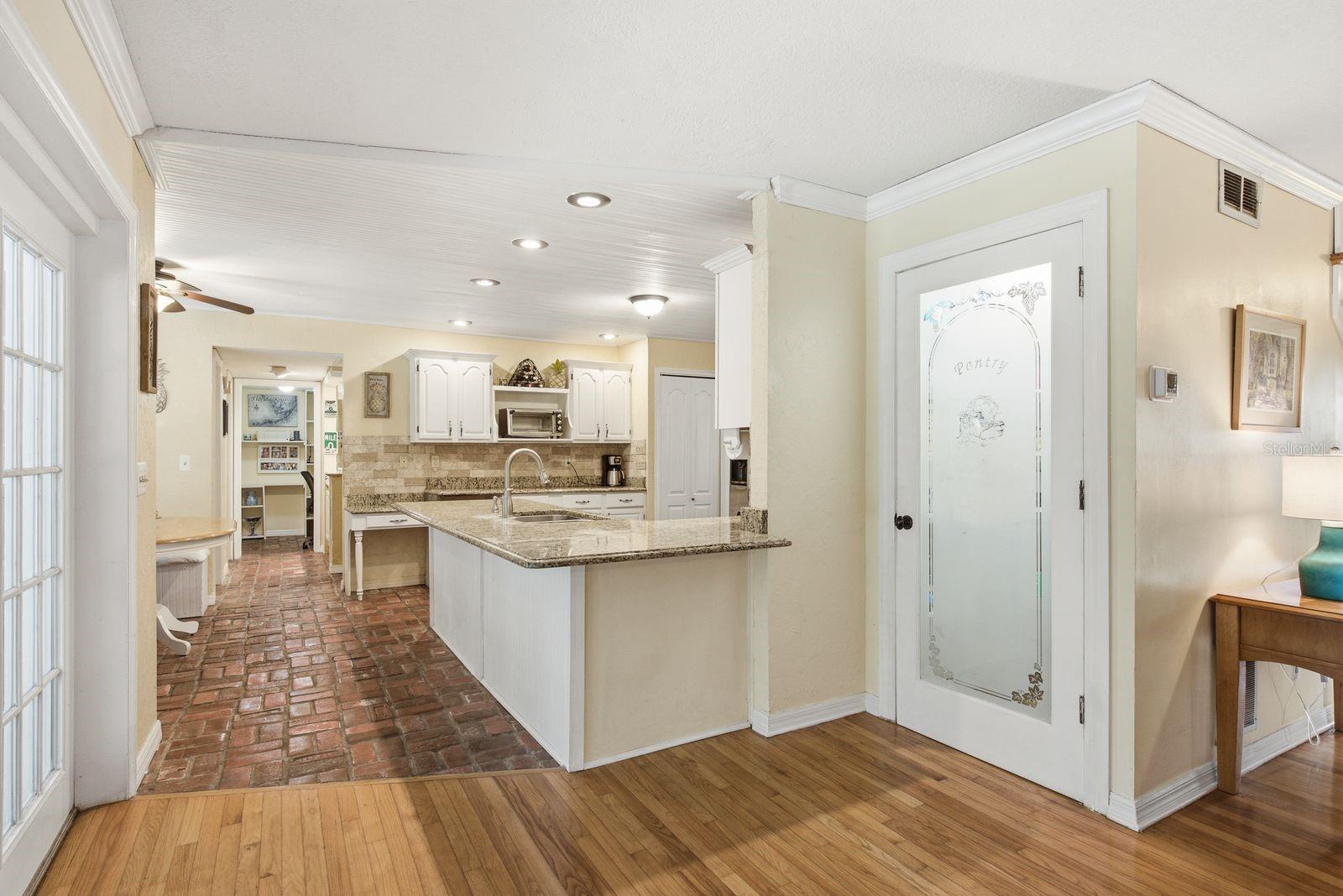 SPANISH OAKS - Residential