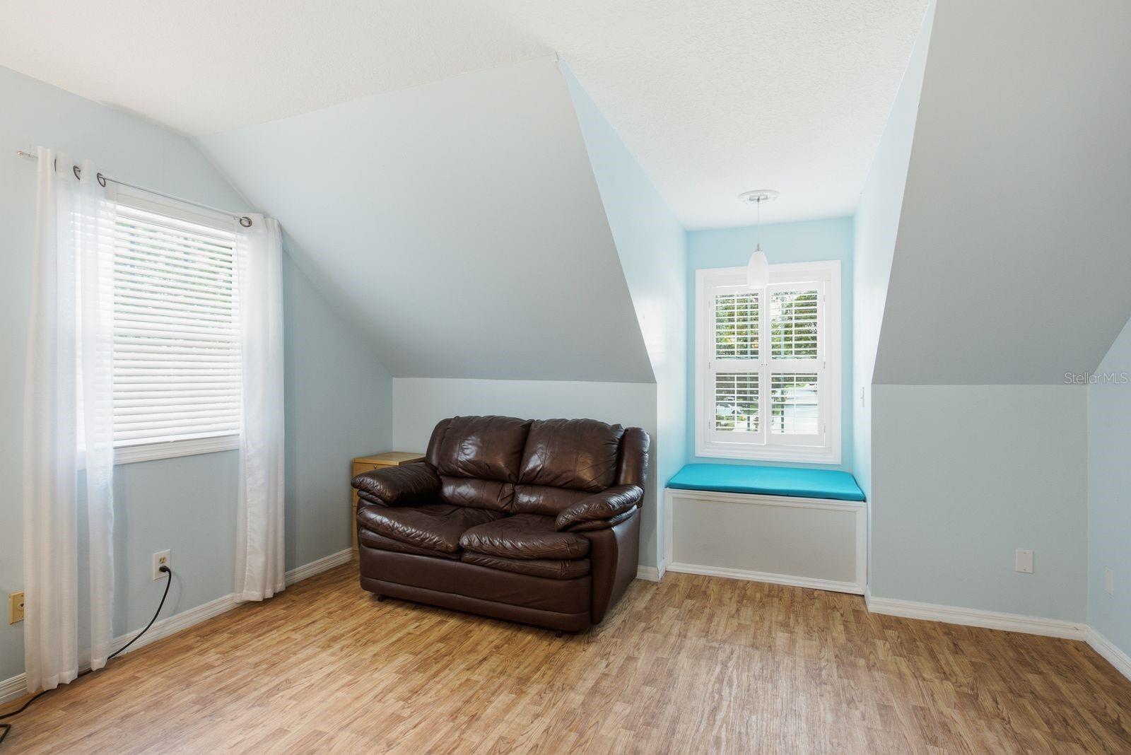 SPANISH OAKS - Residential