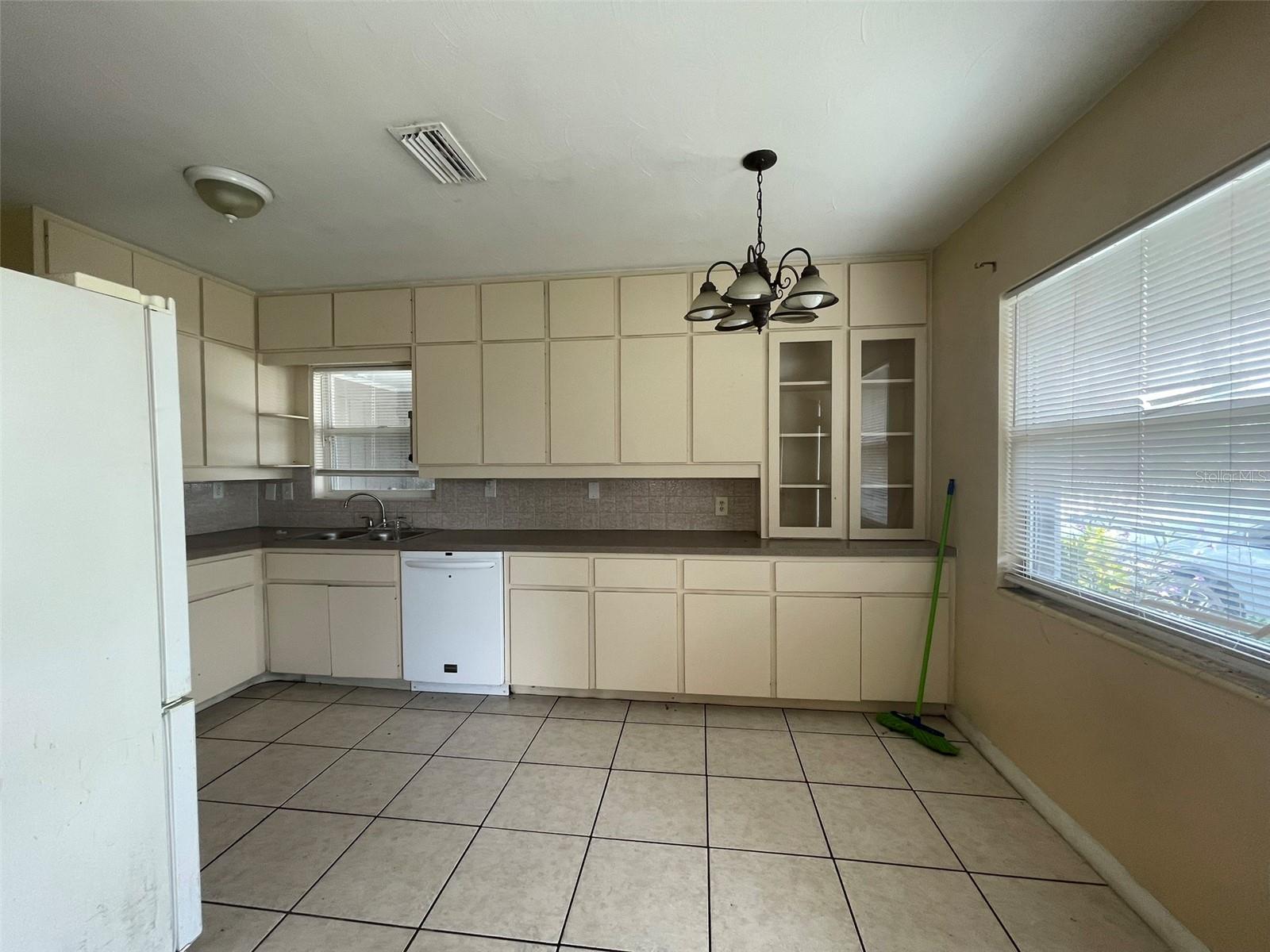 POINCIANA PARK FIRST ADD - Residential Lease