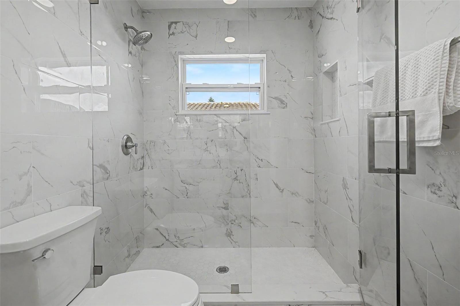 FLOR A MAR - Residential