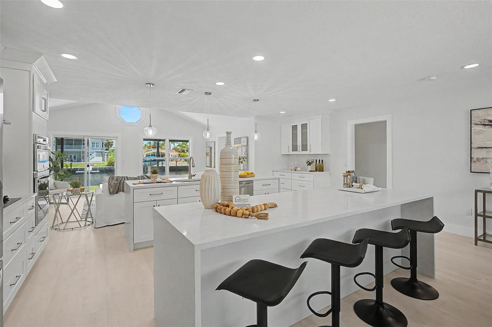FLOR A MAR - Residential