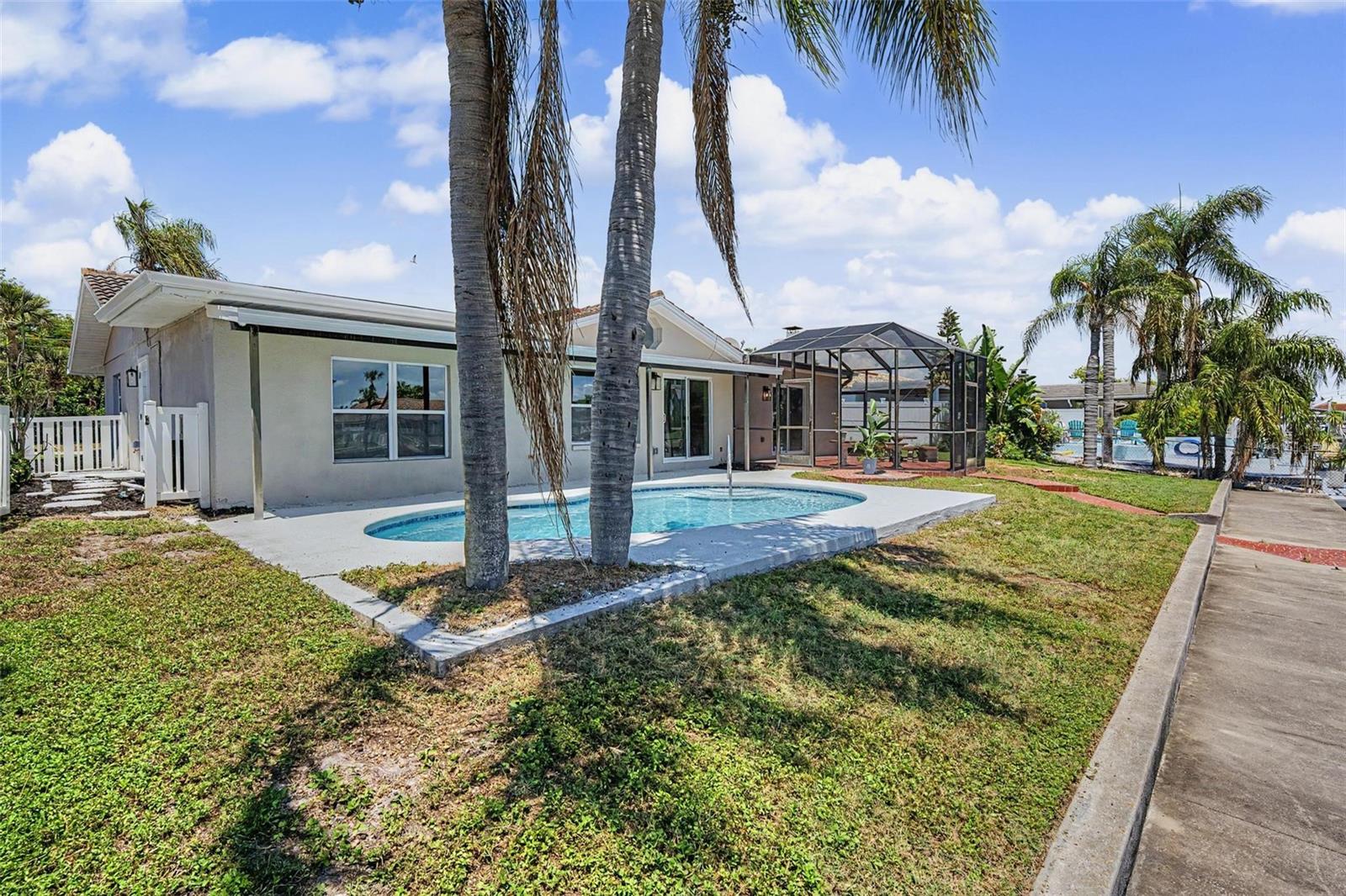 FLOR A MAR - Residential