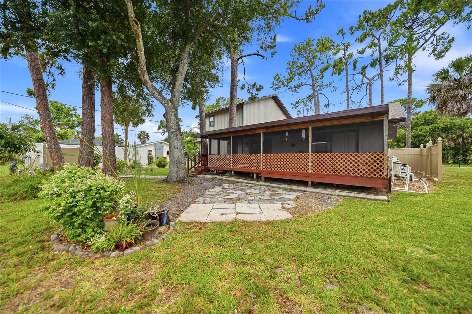 SOUTH VENICE - Residential
