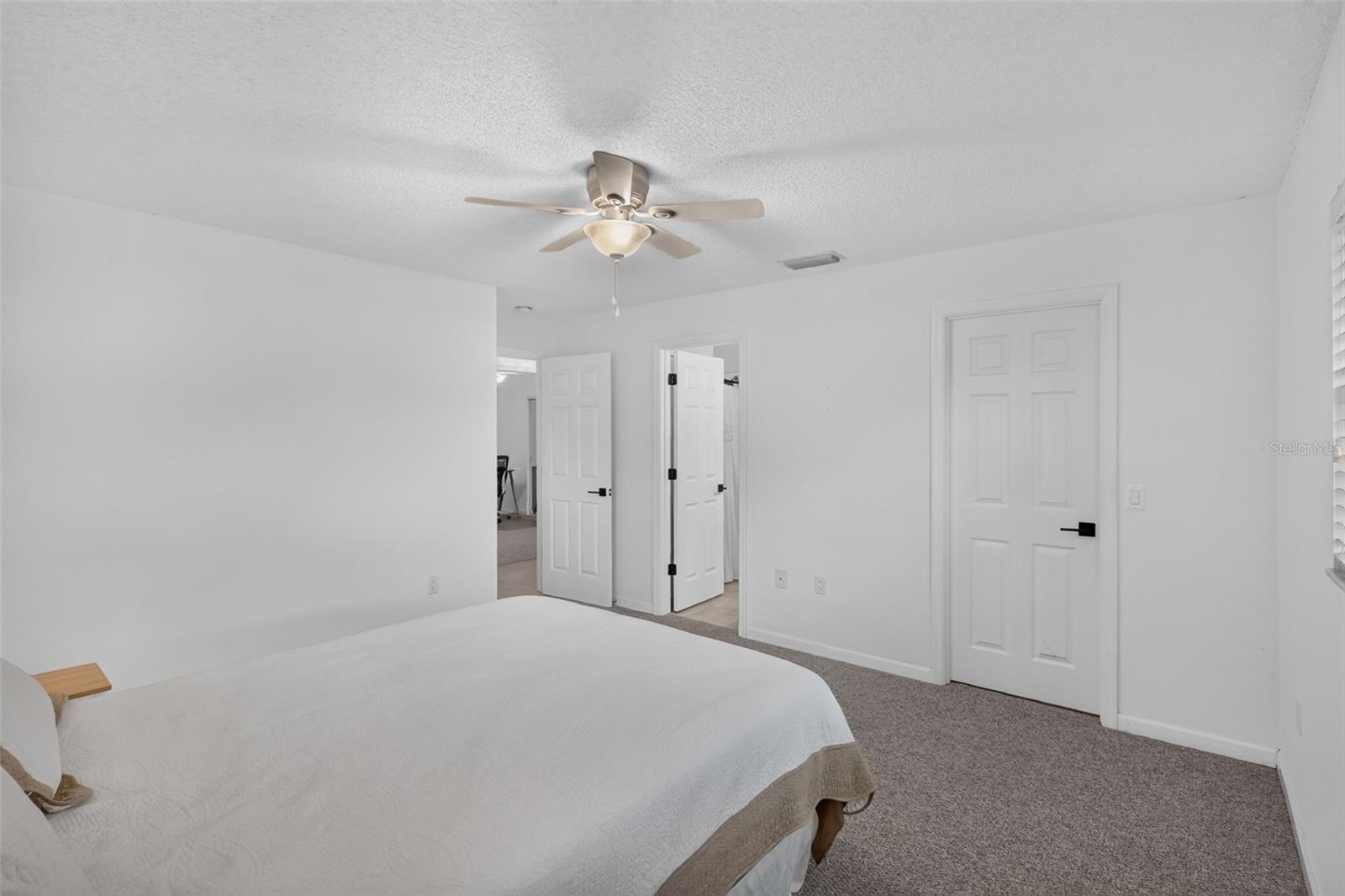 LAKE SARASOTA - Residential