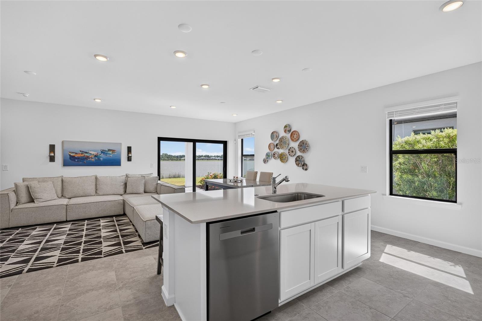 AVANTI/WATERSIDE - Residential