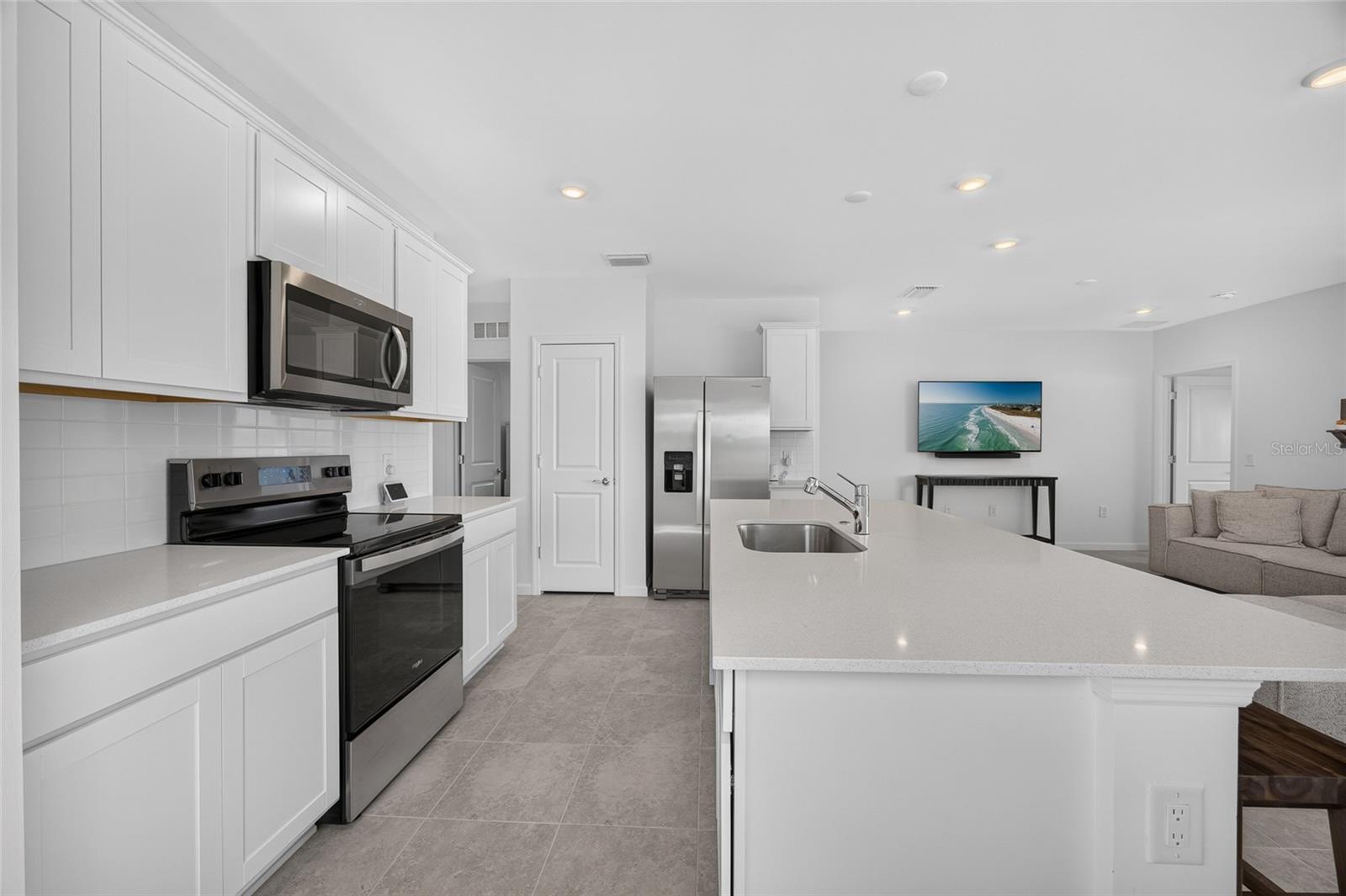 AVANTI/WATERSIDE - Residential