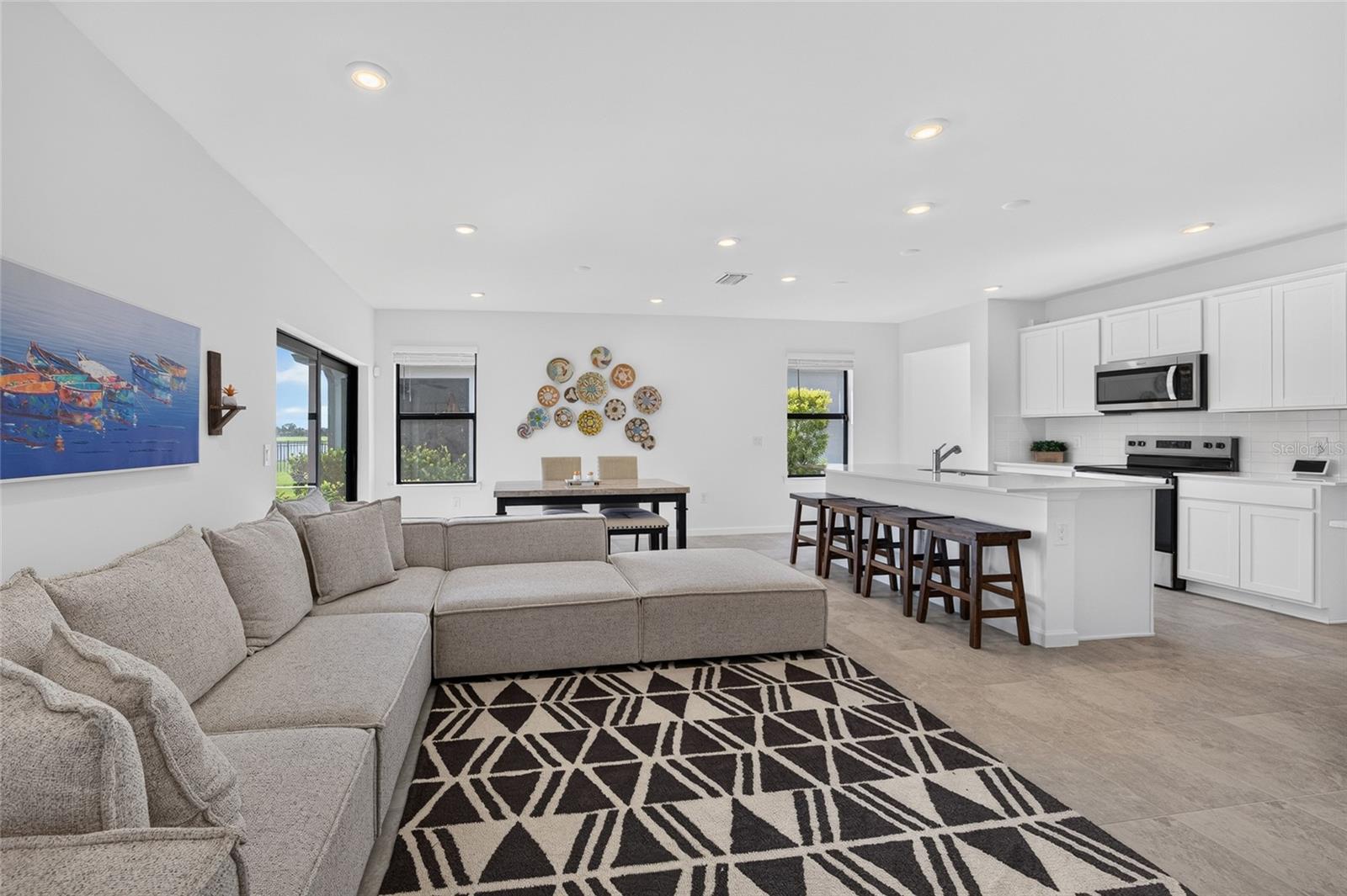 AVANTI/WATERSIDE - Residential