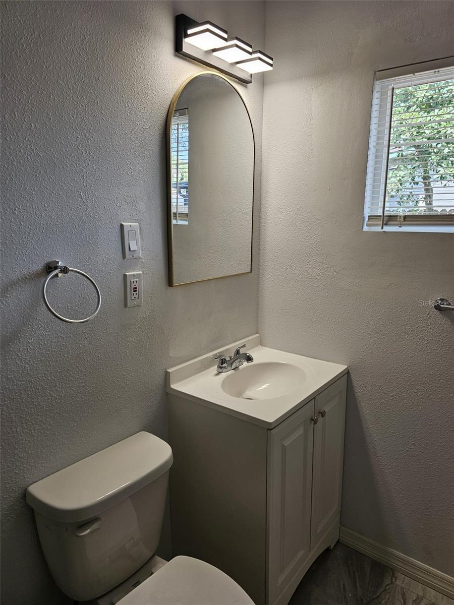 SKY LAKE - Residential Lease