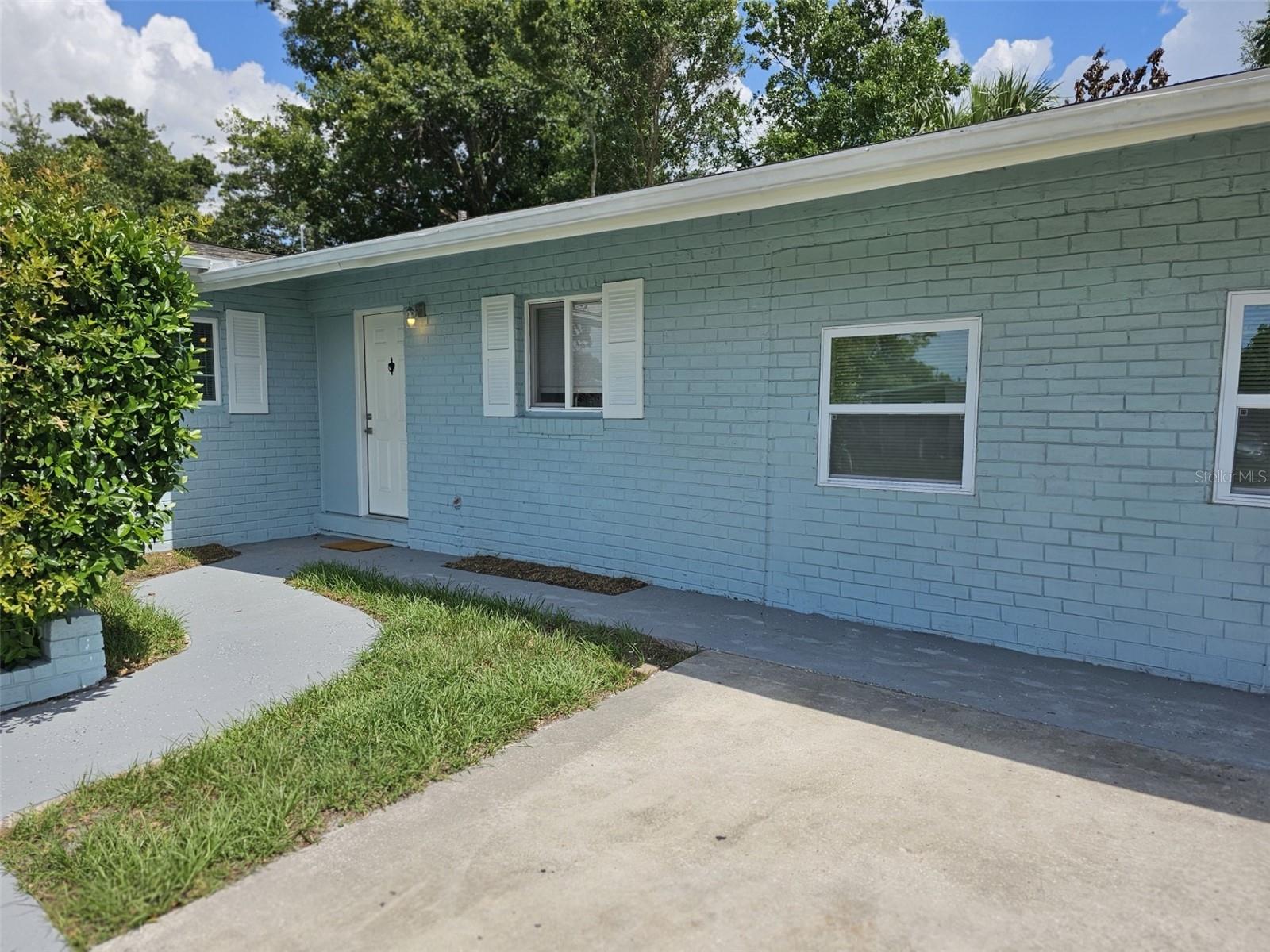 SKY LAKE - Residential Lease