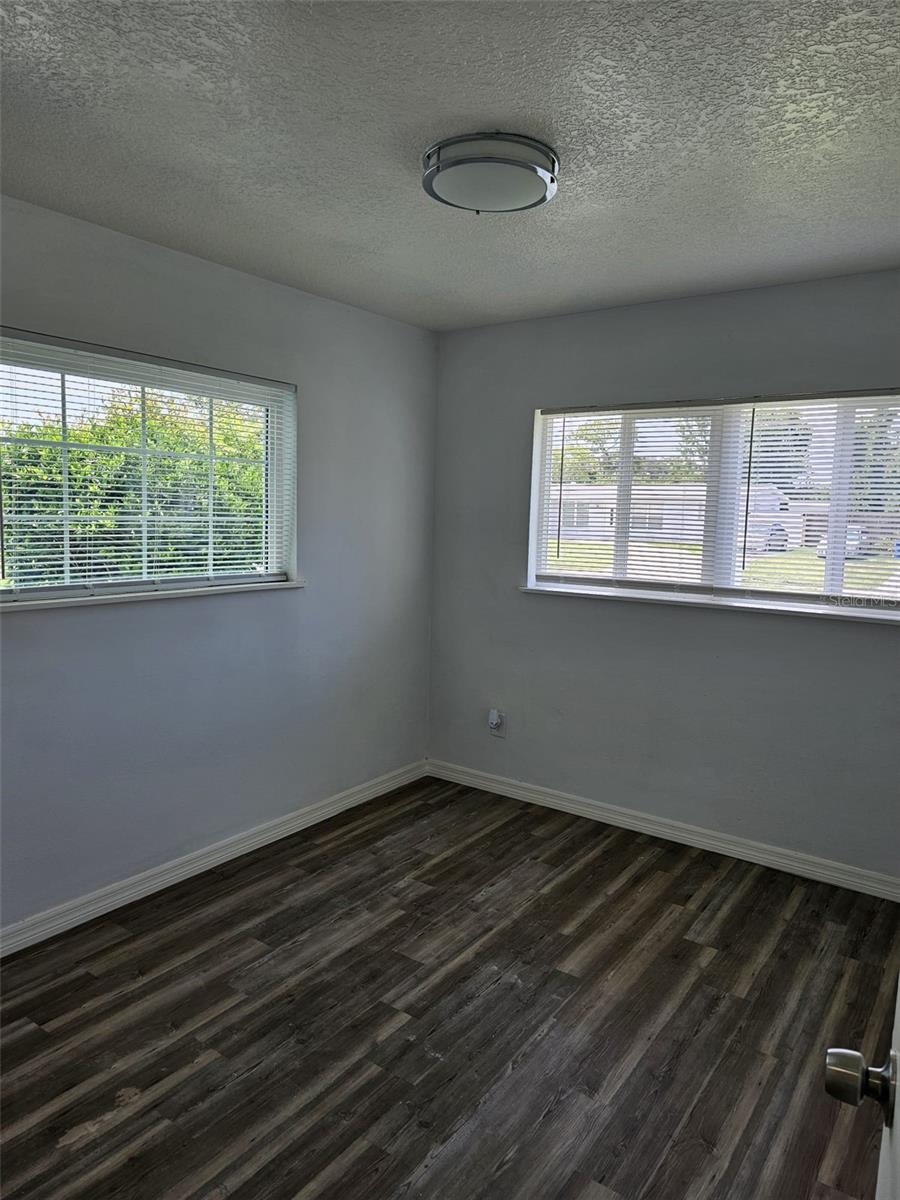 SKY LAKE - Residential Lease