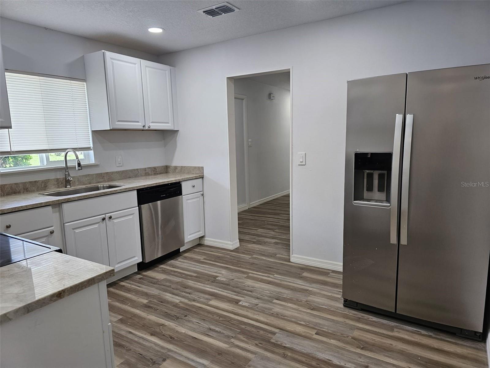 SKY LAKE - Residential Lease
