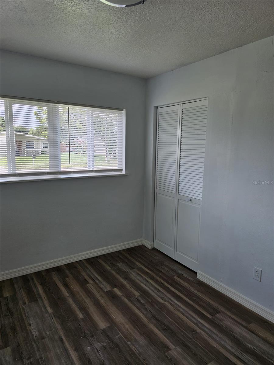 SKY LAKE - Residential Lease
