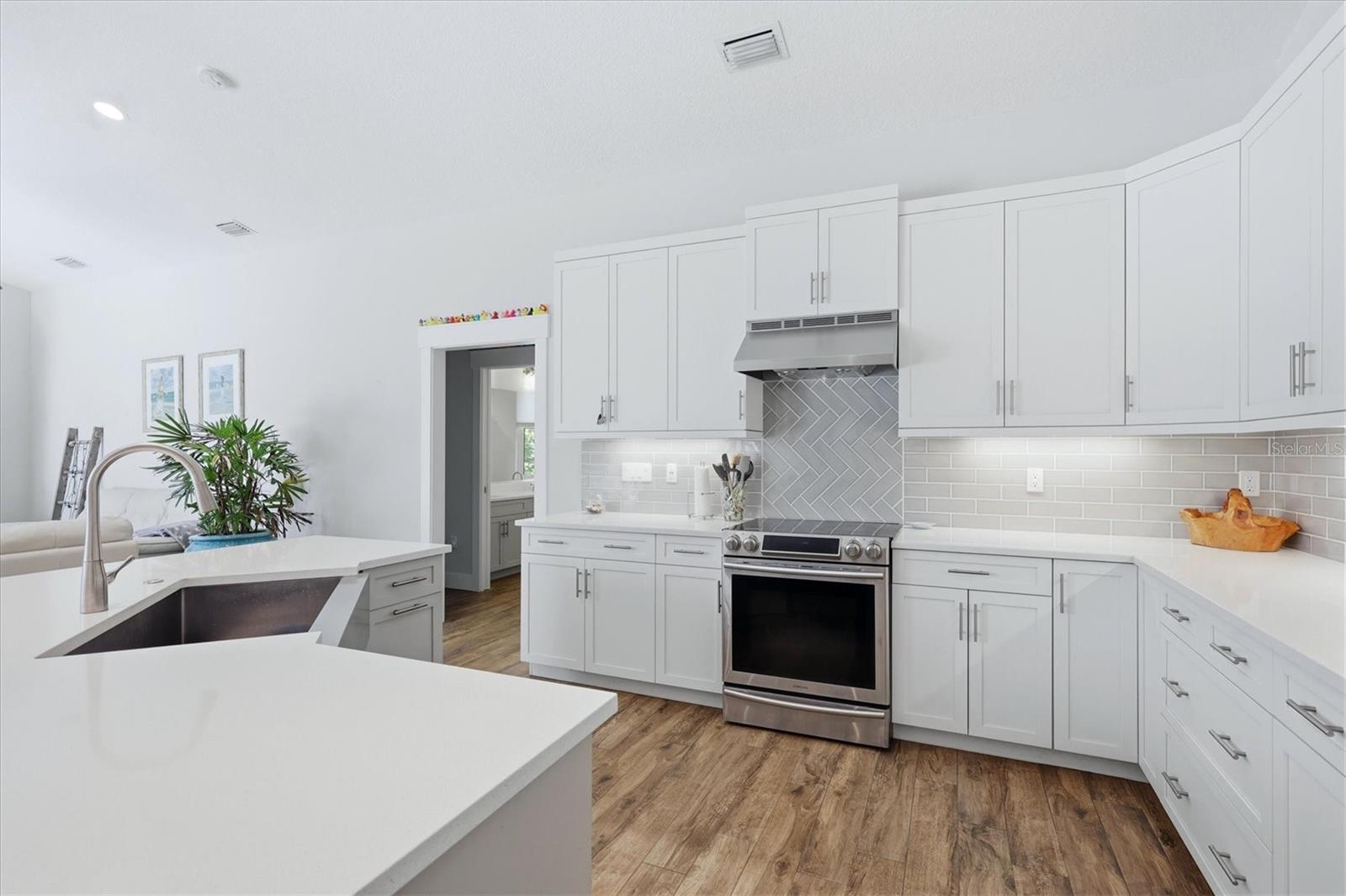 COUNTRY CREEK - Residential