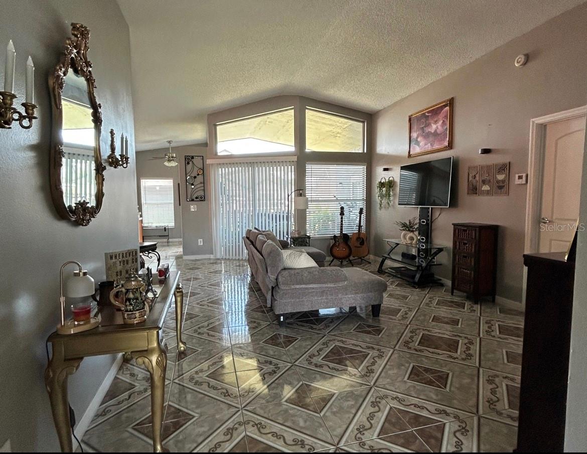 SKY LAKE - Residential