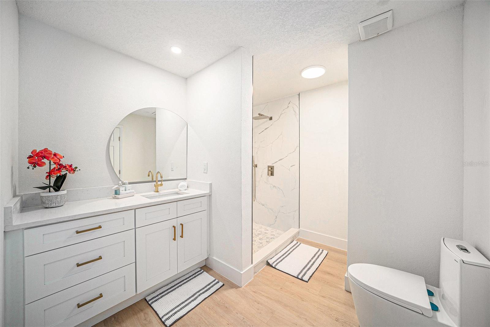 GANDY MANOR - Residential Lease