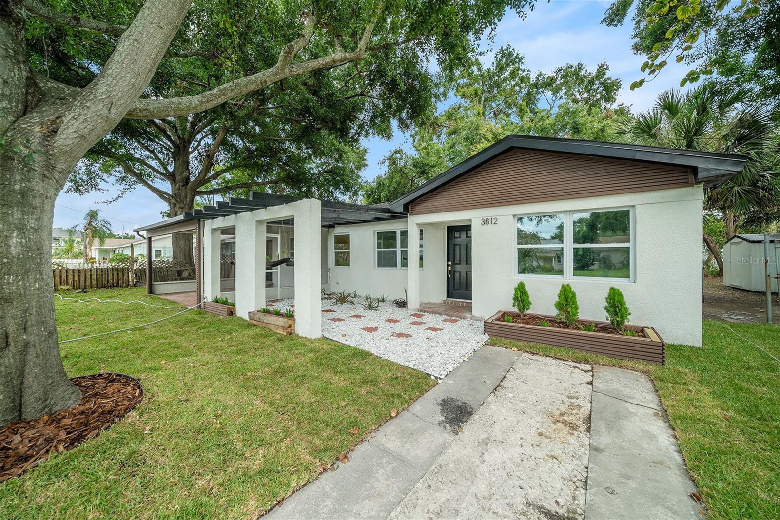 For Rent – Charming South Tampa Home!
Welcome to 3812 W Rogers Ave, a beautifully updated 3-bedroom, 2-bath home located in one of South Tampa's most convenient areas. This inviting residence offers a bright and functional layout, stylish finishes, and plenty of space to relax and enjoy everyday living.
The home features a modern kitchen, comfortable living areas, a versatile bonus room, and a spacious backyard perfect for entertaining, outdoor activities, or simply enjoying Florida's beautiful weather.
Conveniently located near MacDill Air Force Base, Downtown Tampa, Tampa International Airport, shopping, dining, parks, and major roadways, you'll enjoy easy access to everything South Tampa has to offer.
If you're looking for comfort, convenience, and a great location, this home is a must-see.
Schedule your private showing today!!