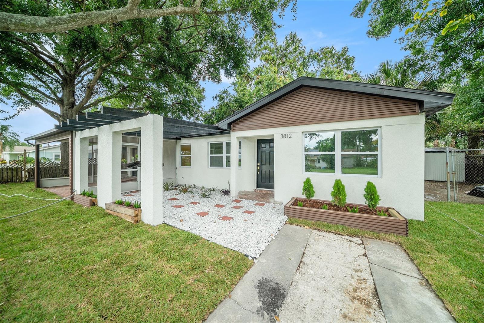 GANDY MANOR - Residential Lease