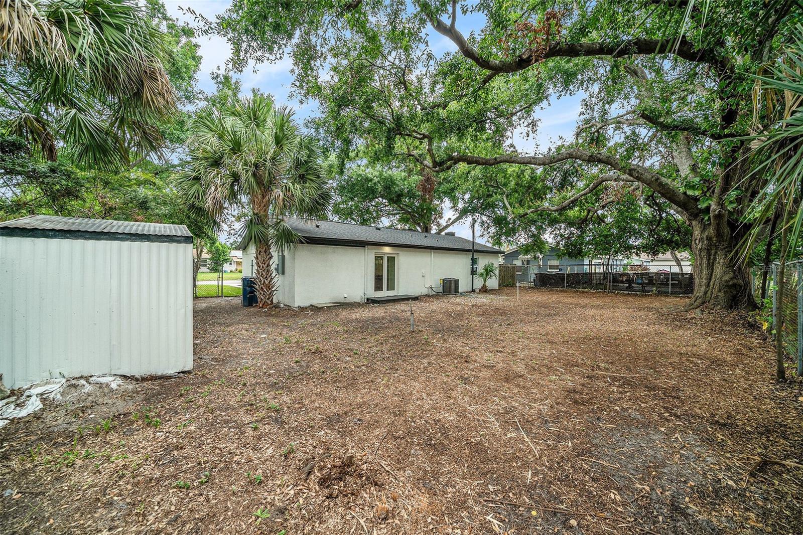 GANDY MANOR - Residential Lease