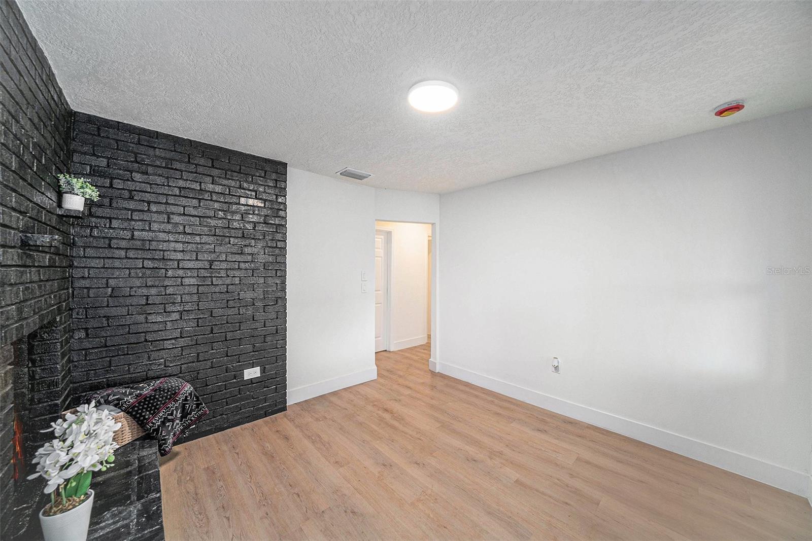 GANDY MANOR - Residential Lease