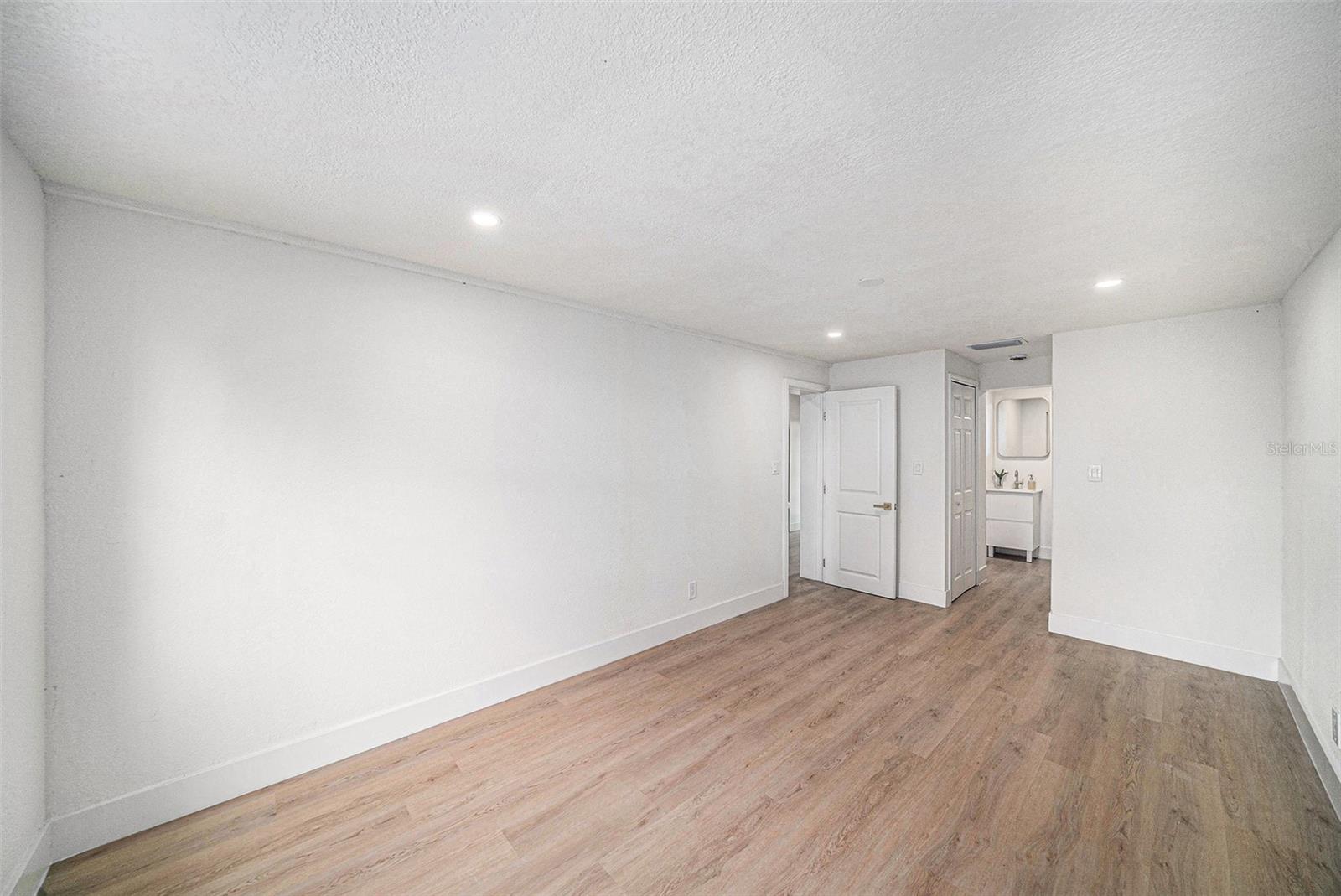 GANDY MANOR - Residential Lease