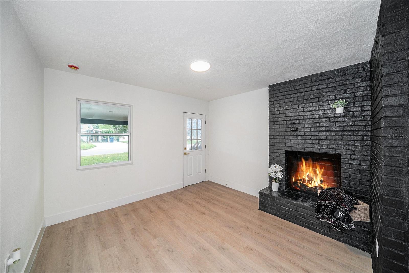 GANDY MANOR - Residential Lease