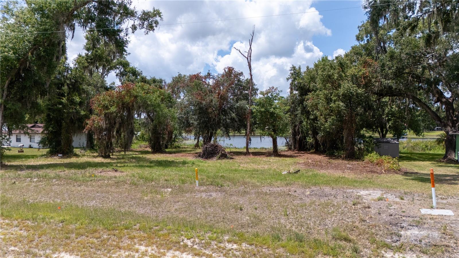 ACREAGE - Land