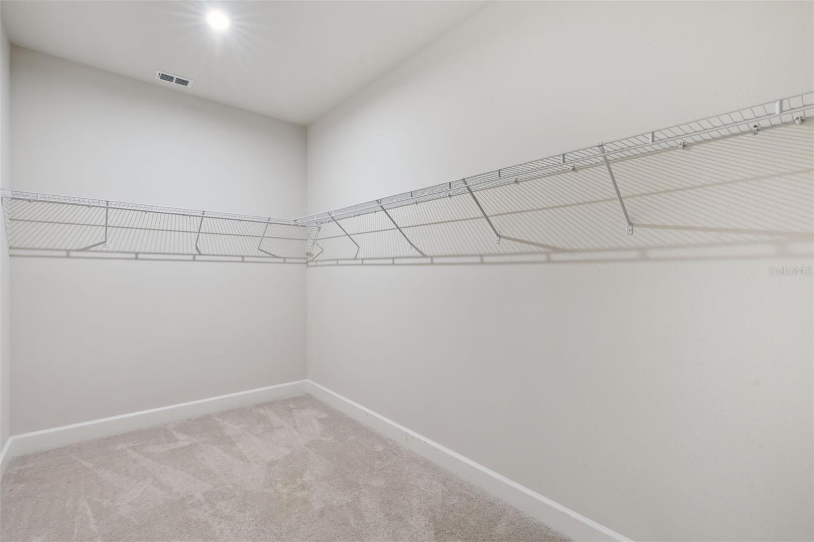 DORA LANDINGS - Residential