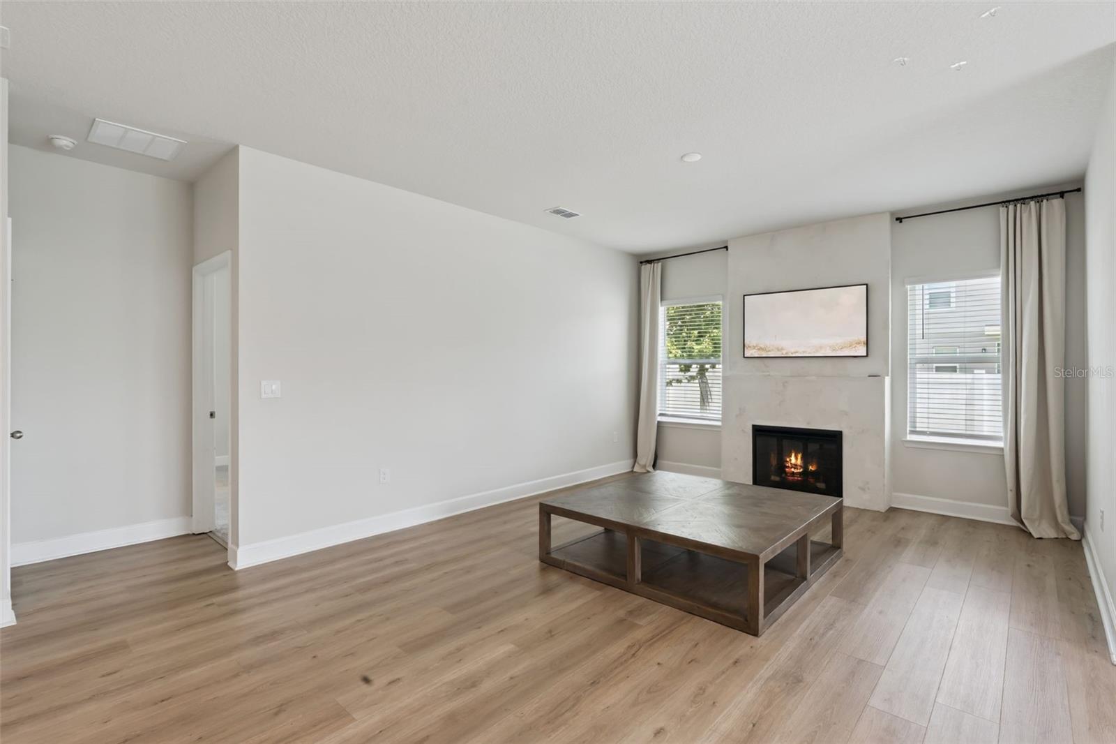DORA LANDINGS - Residential