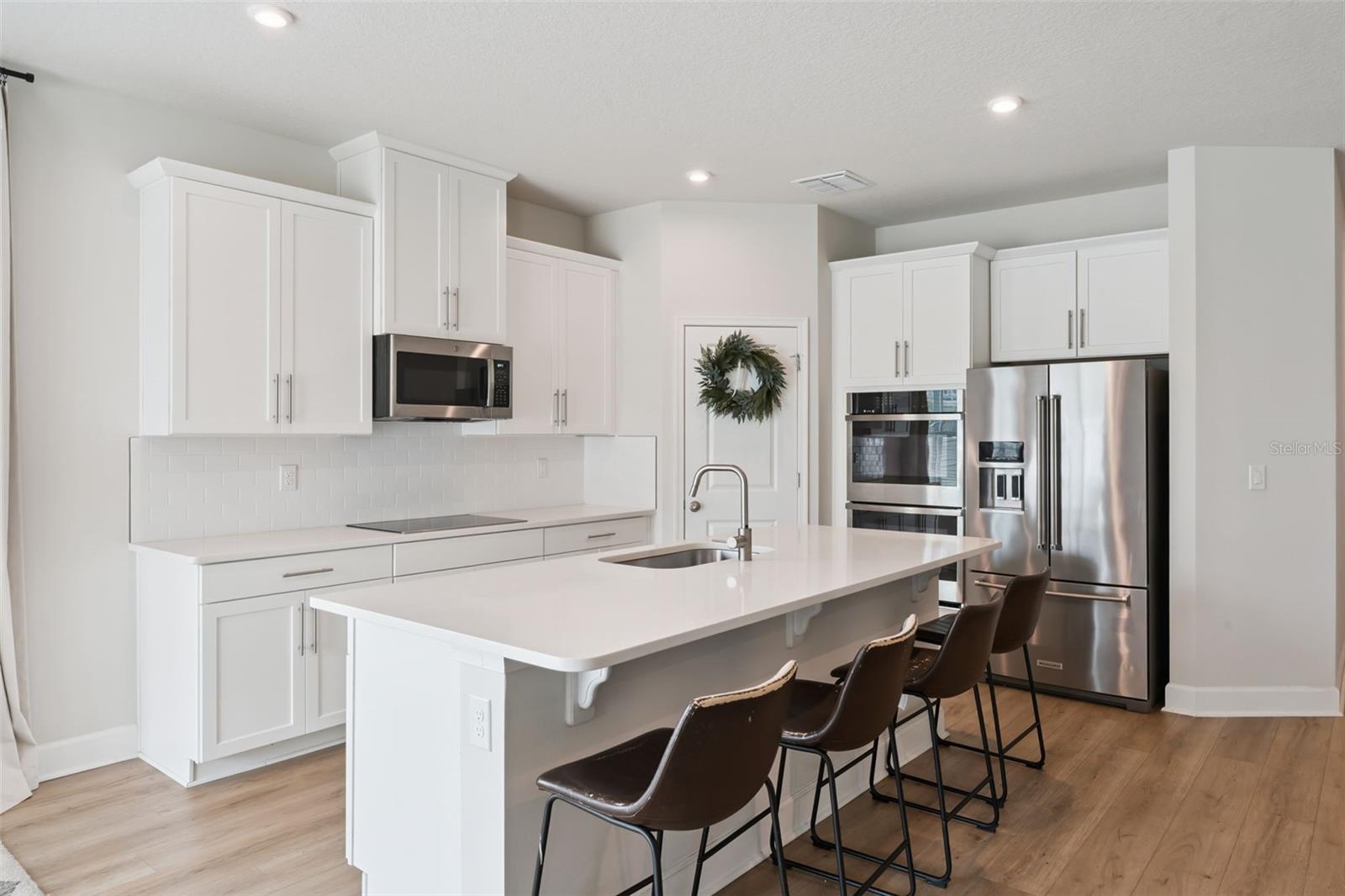DORA LANDINGS - Residential